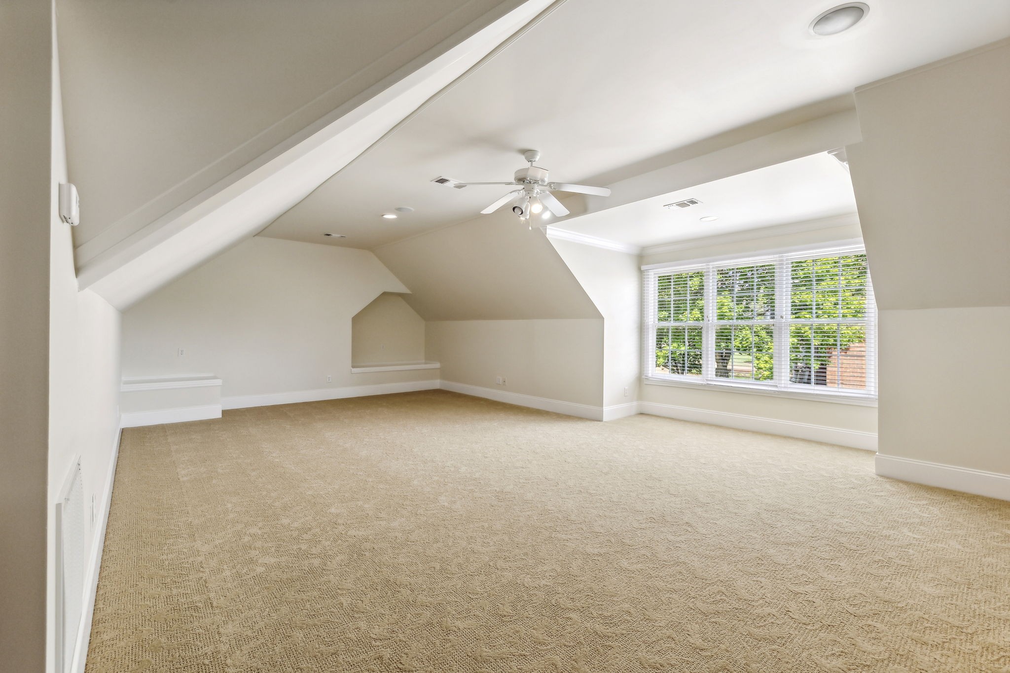 501 Five Oaks Blvd
