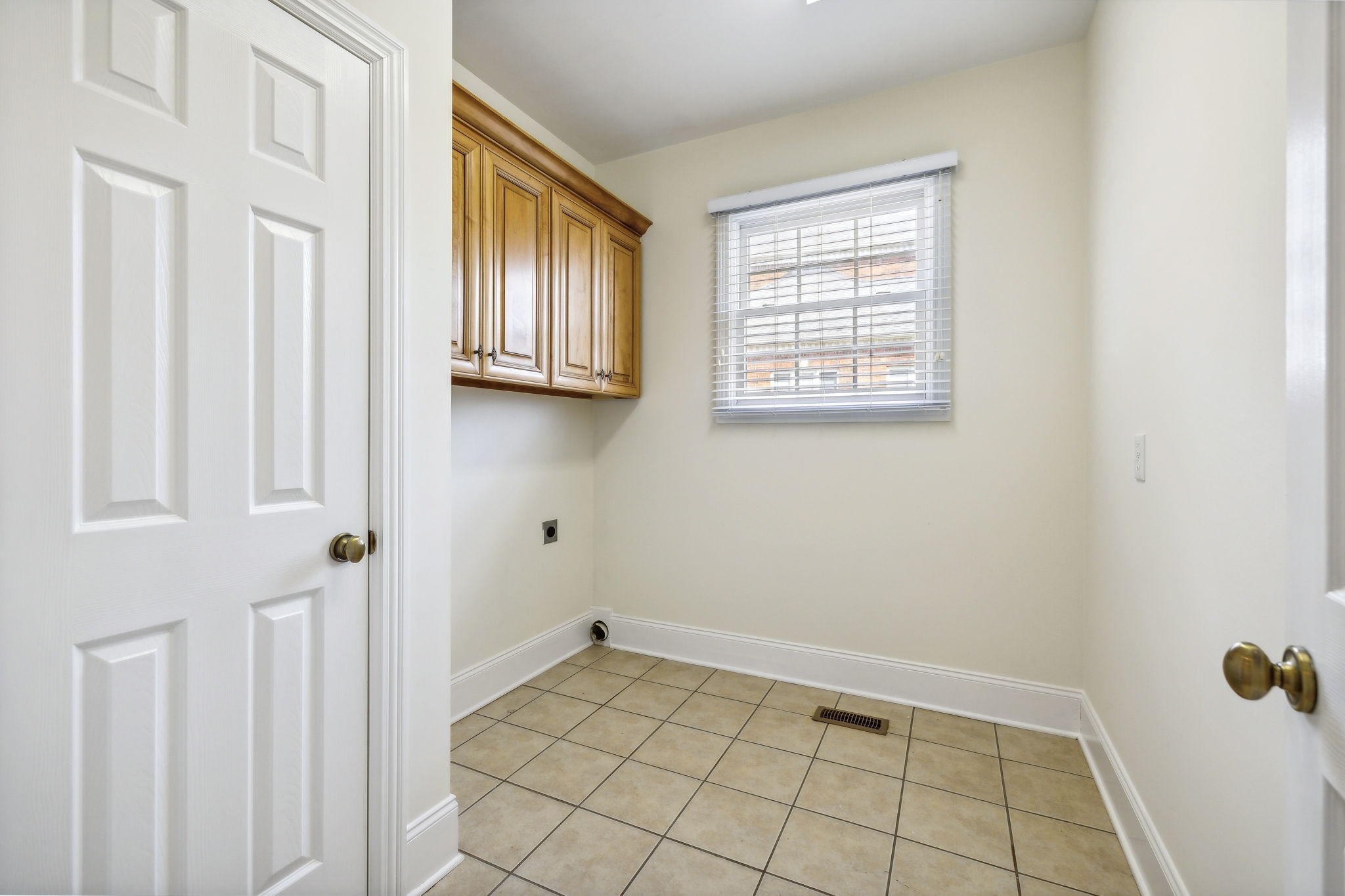 501 Five Oaks Blvd
