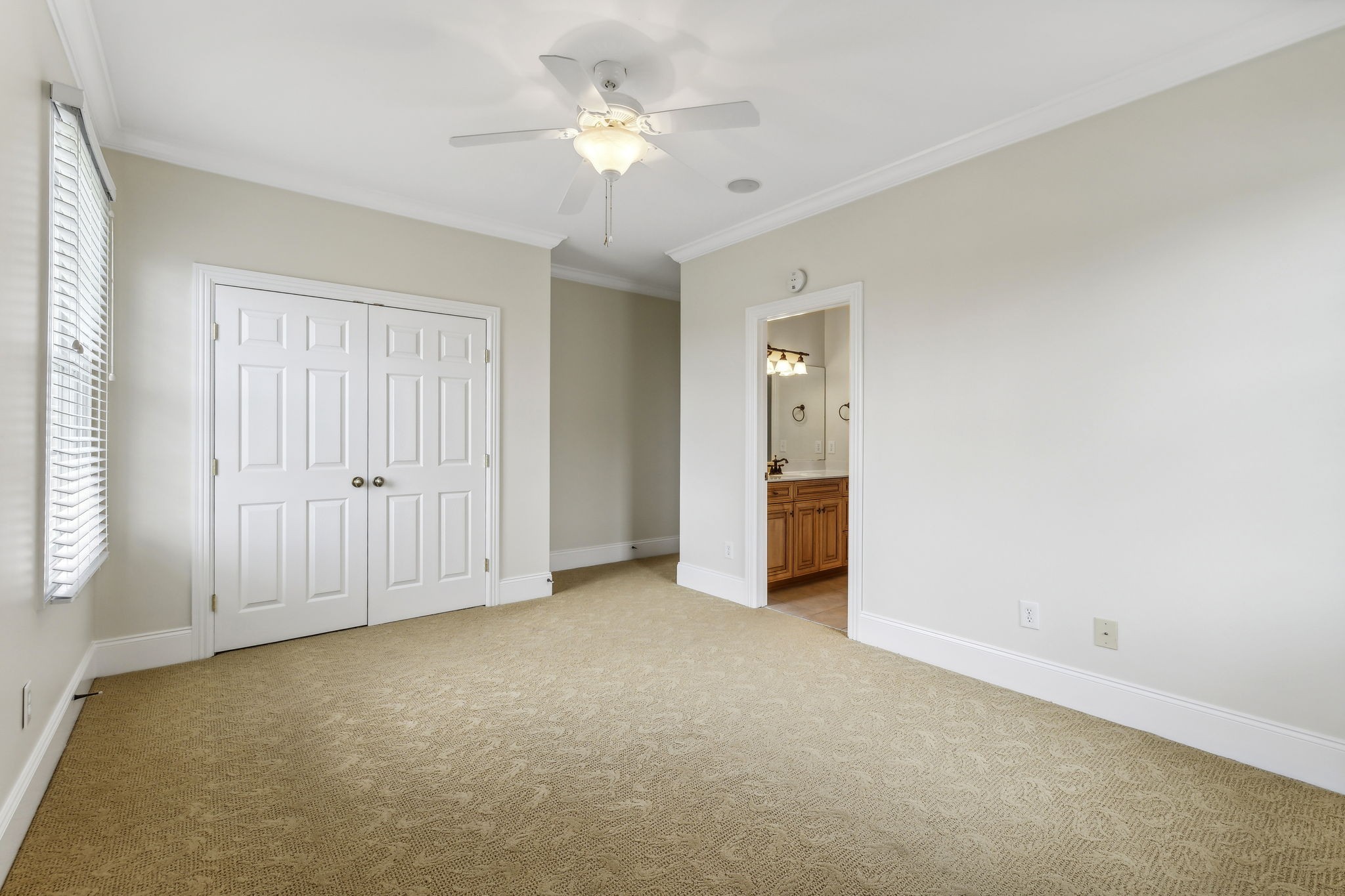 501 Five Oaks Blvd