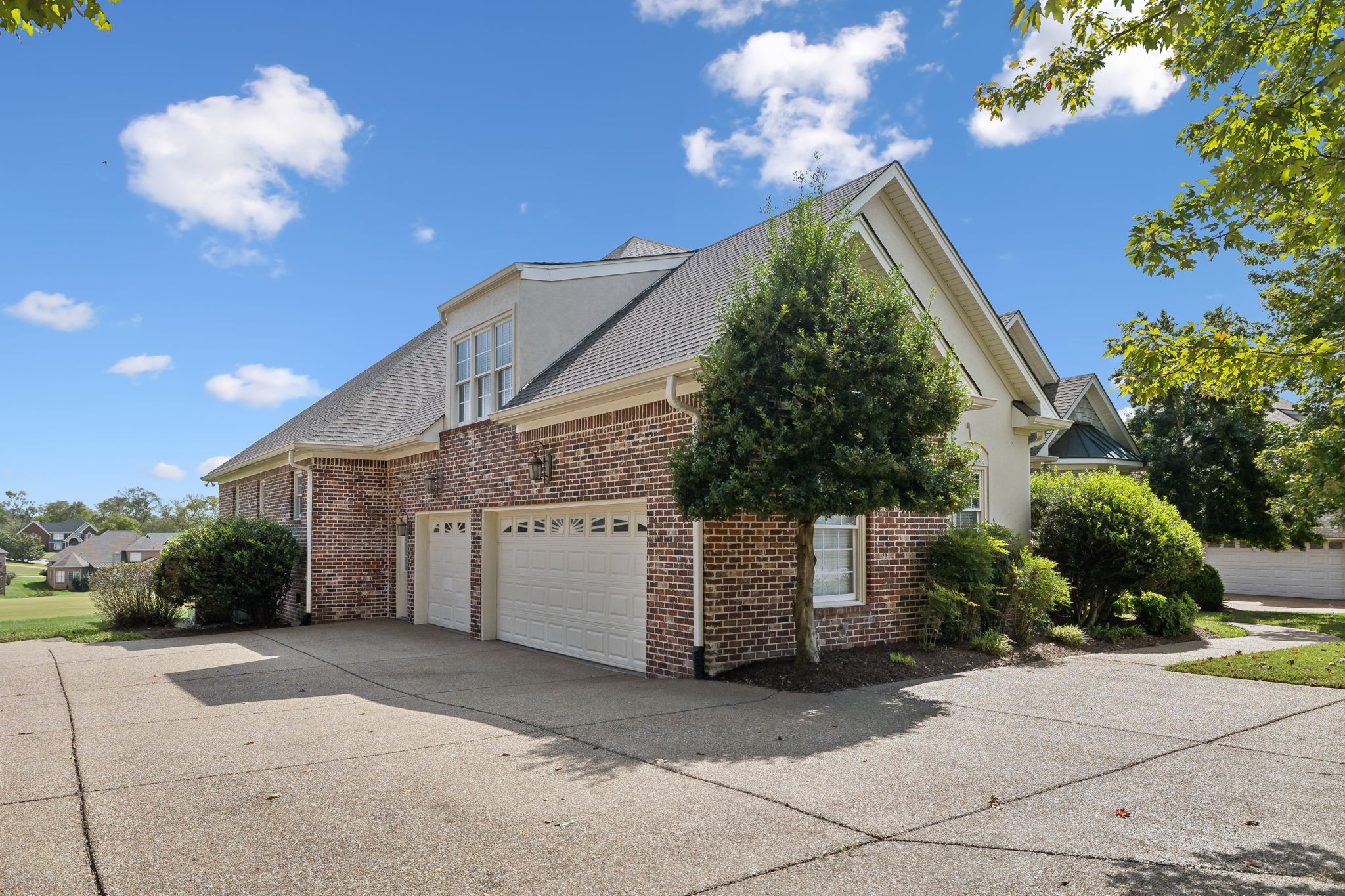 501 Five Oaks Blvd