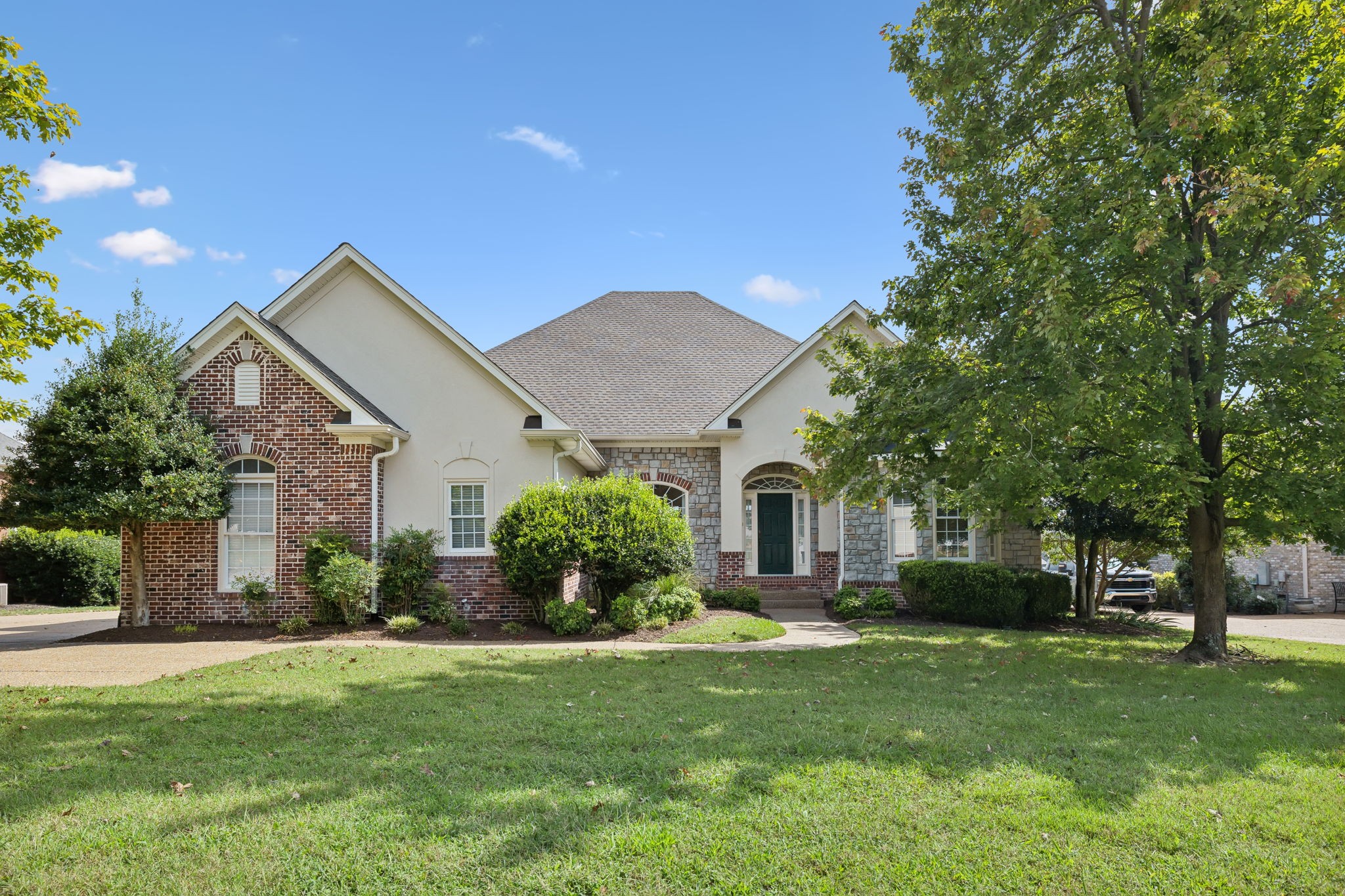 501 Five Oaks Blvd