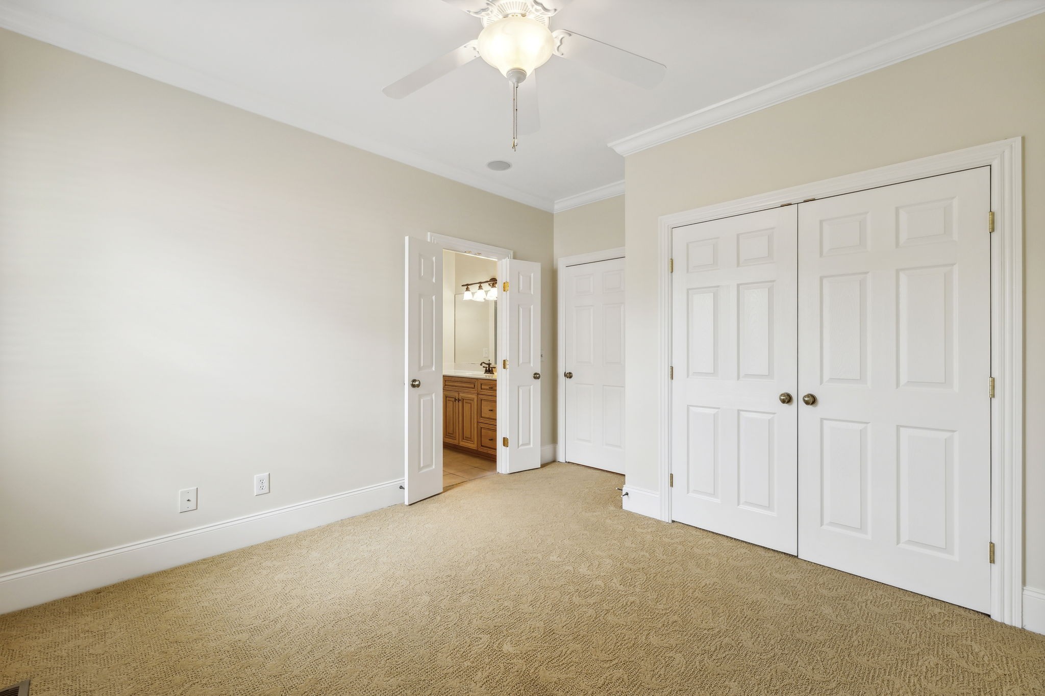 501 Five Oaks Blvd