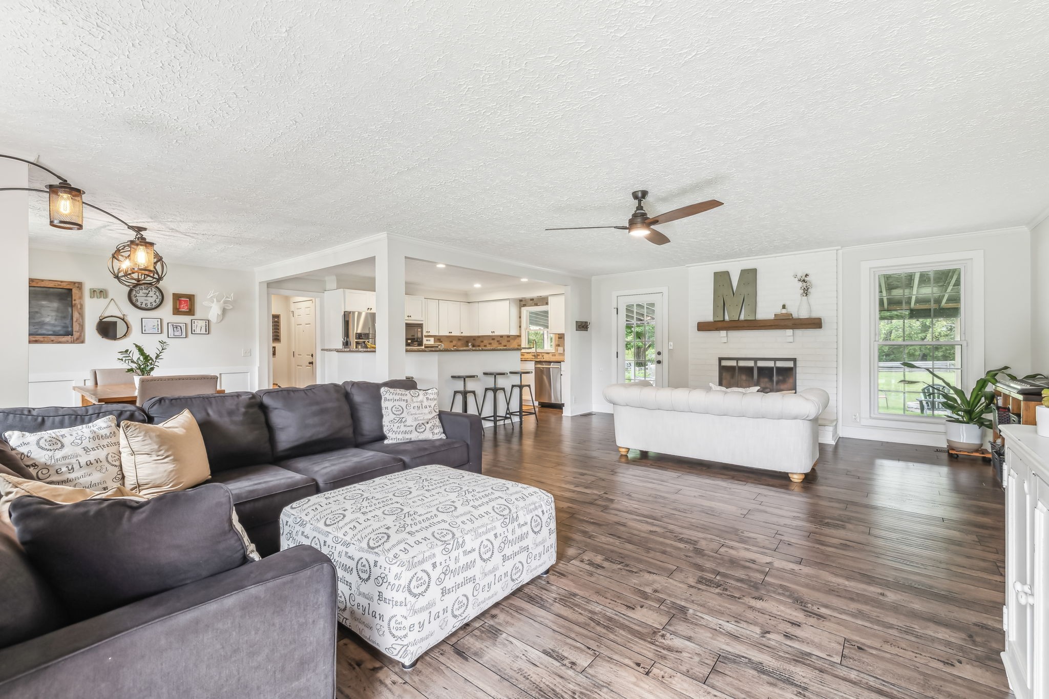 1704 Valleyview Dr