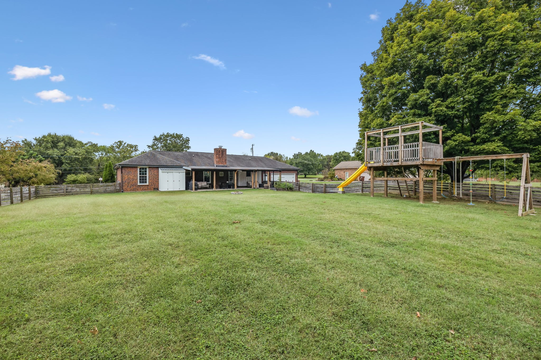 1704 Valleyview Dr