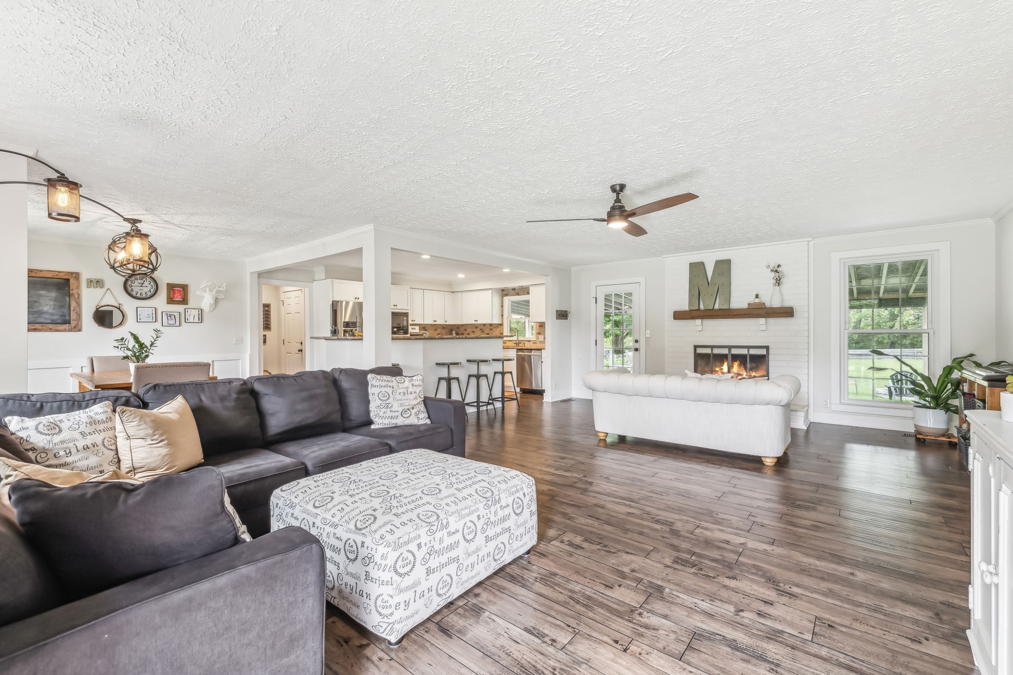 1704 Valleyview Dr