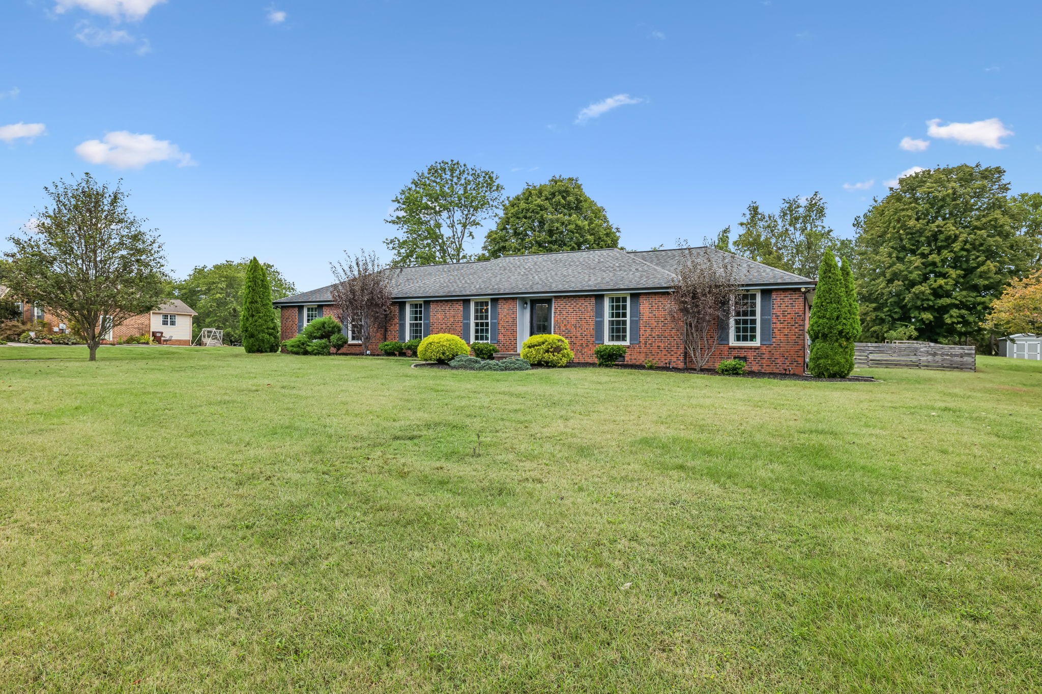 1704 Valleyview Dr