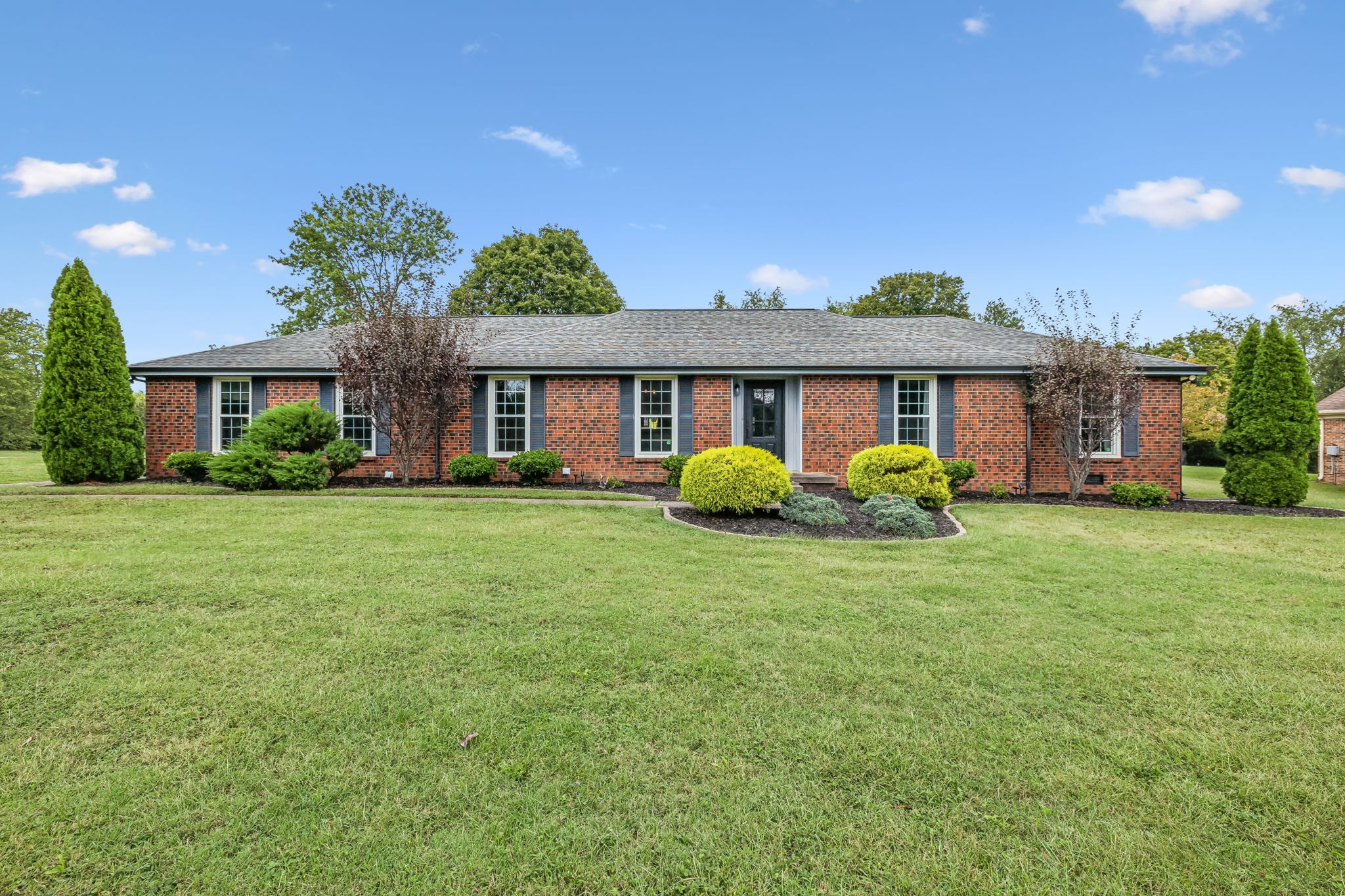 1704 Valleyview Dr
