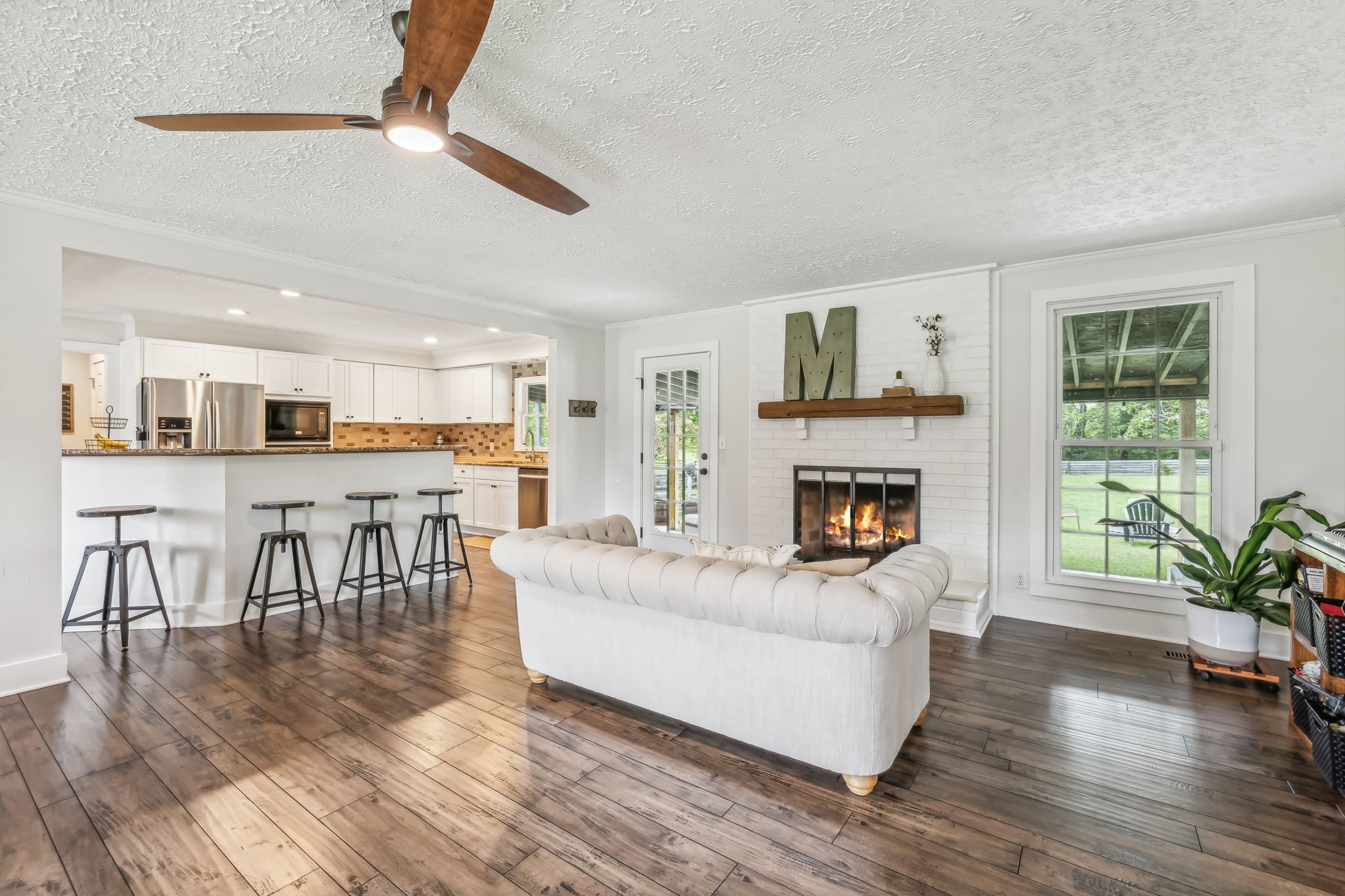 1704 Valleyview Dr