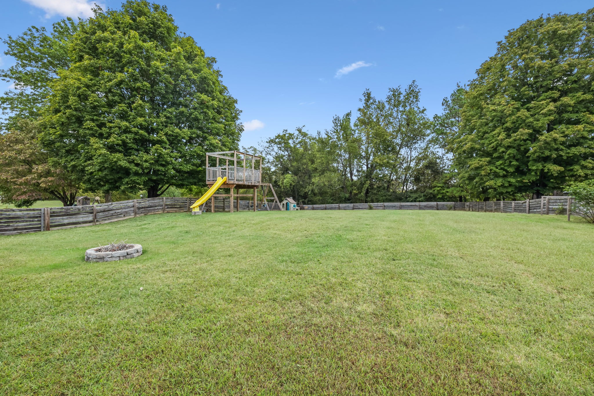 1704 Valleyview Dr
