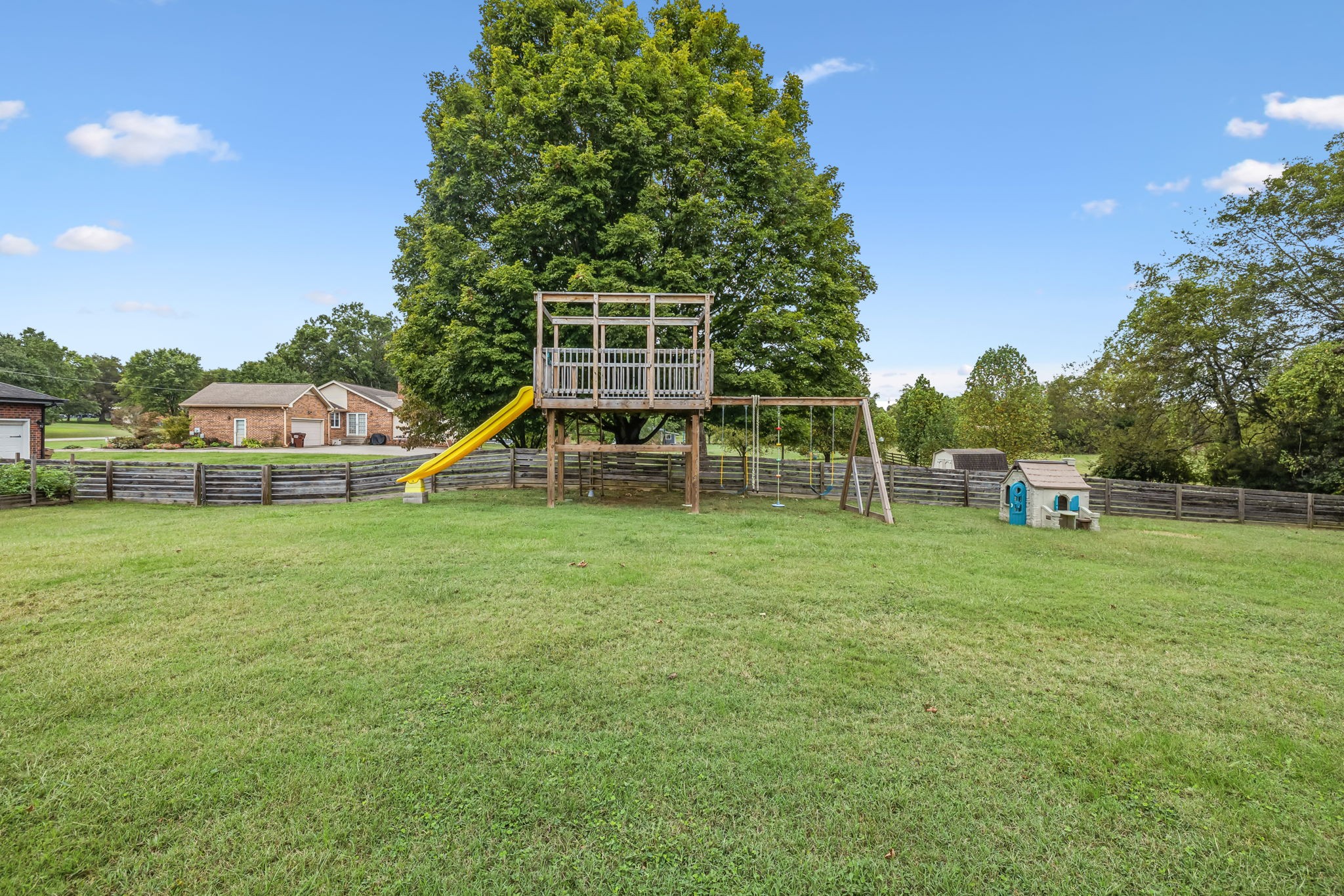 1704 Valleyview Dr