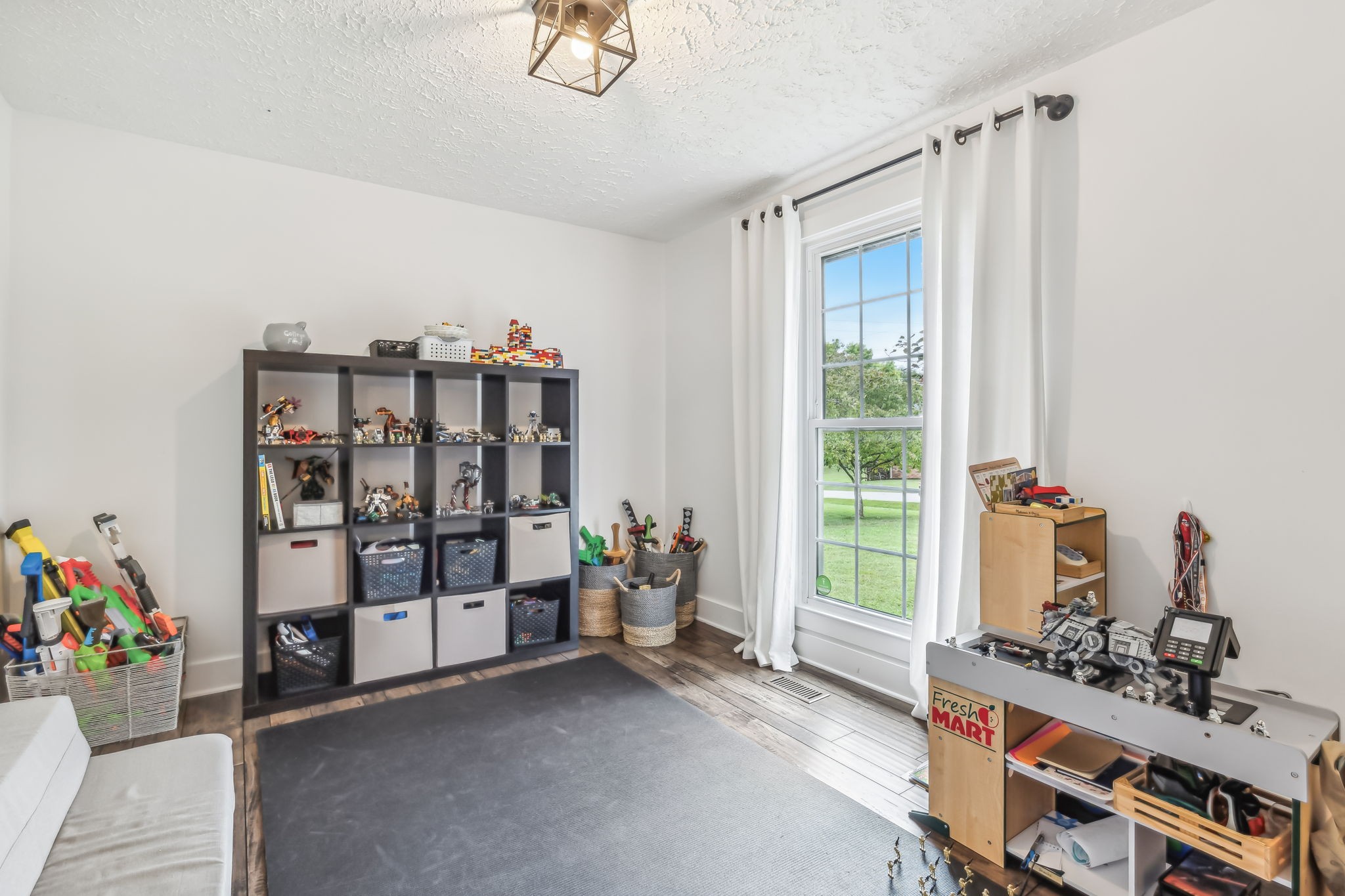 1704 Valleyview Dr