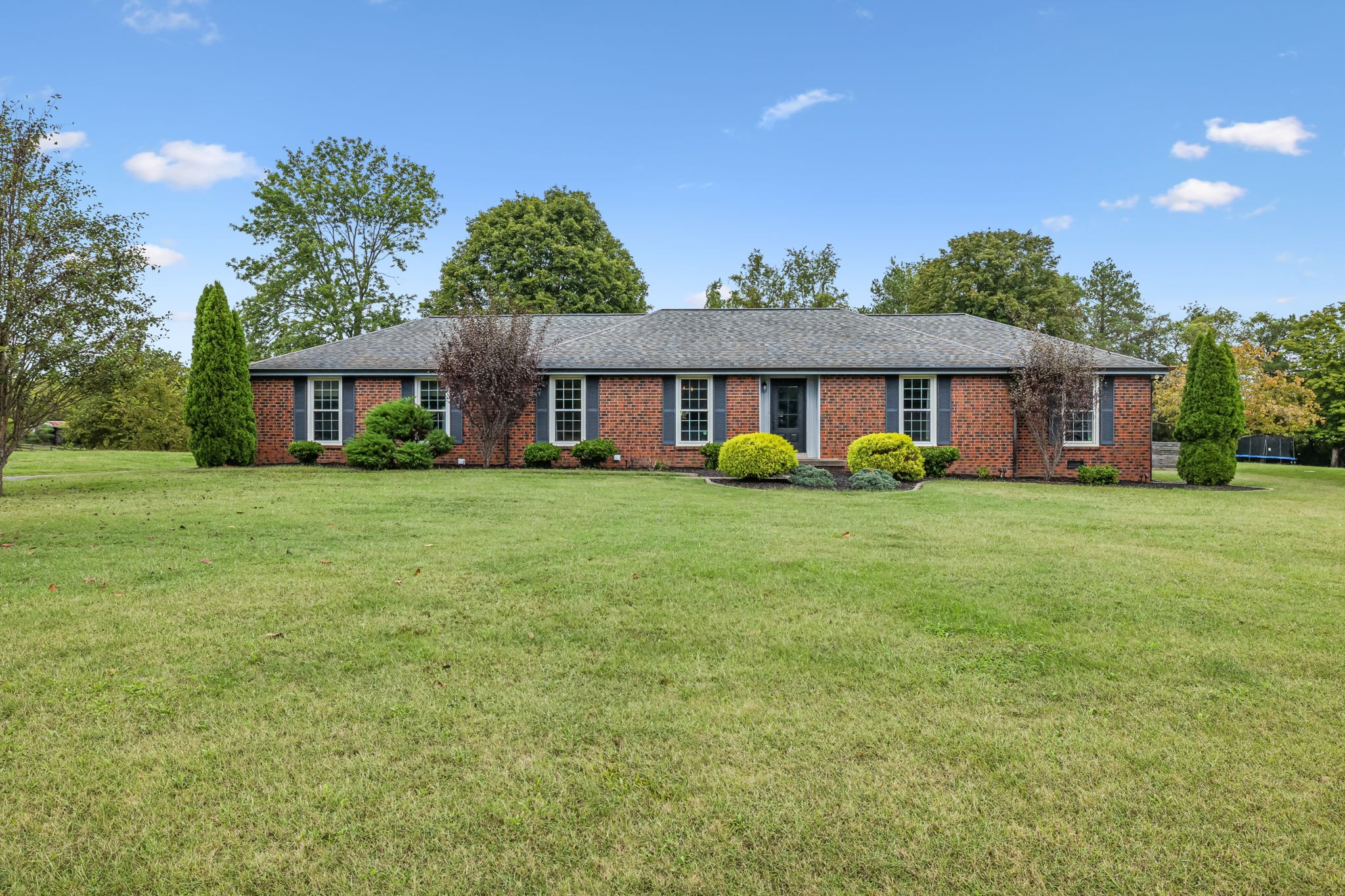 1704 Valleyview Dr