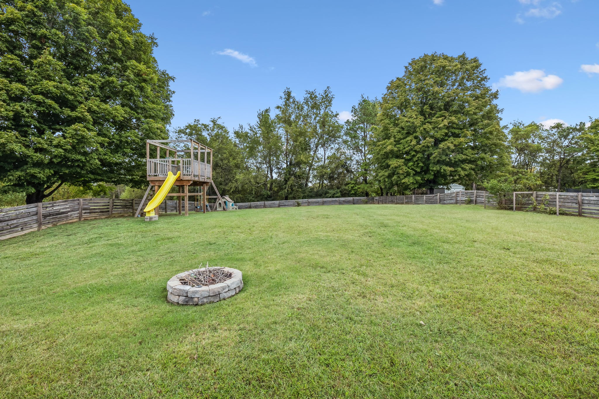 1704 Valleyview Dr