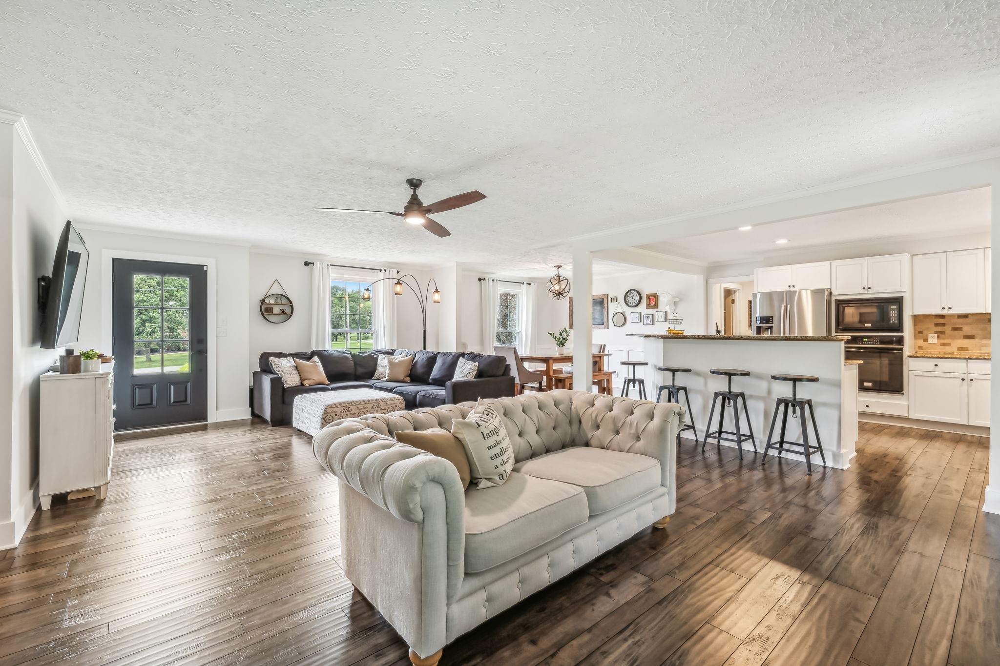 1704 Valleyview Dr