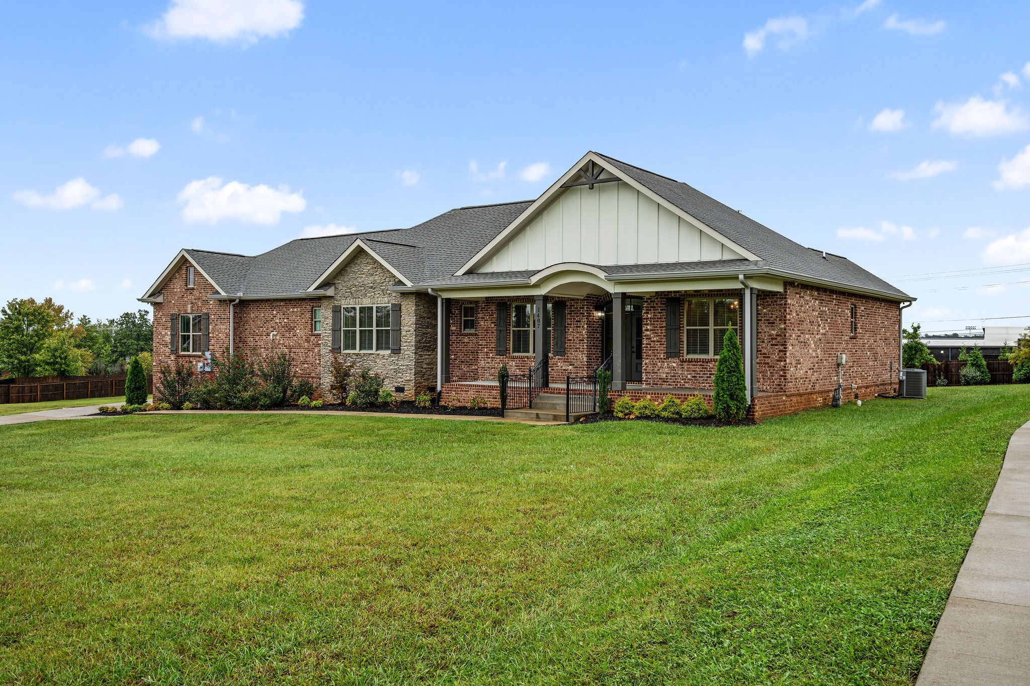 1407 Barrett Dr