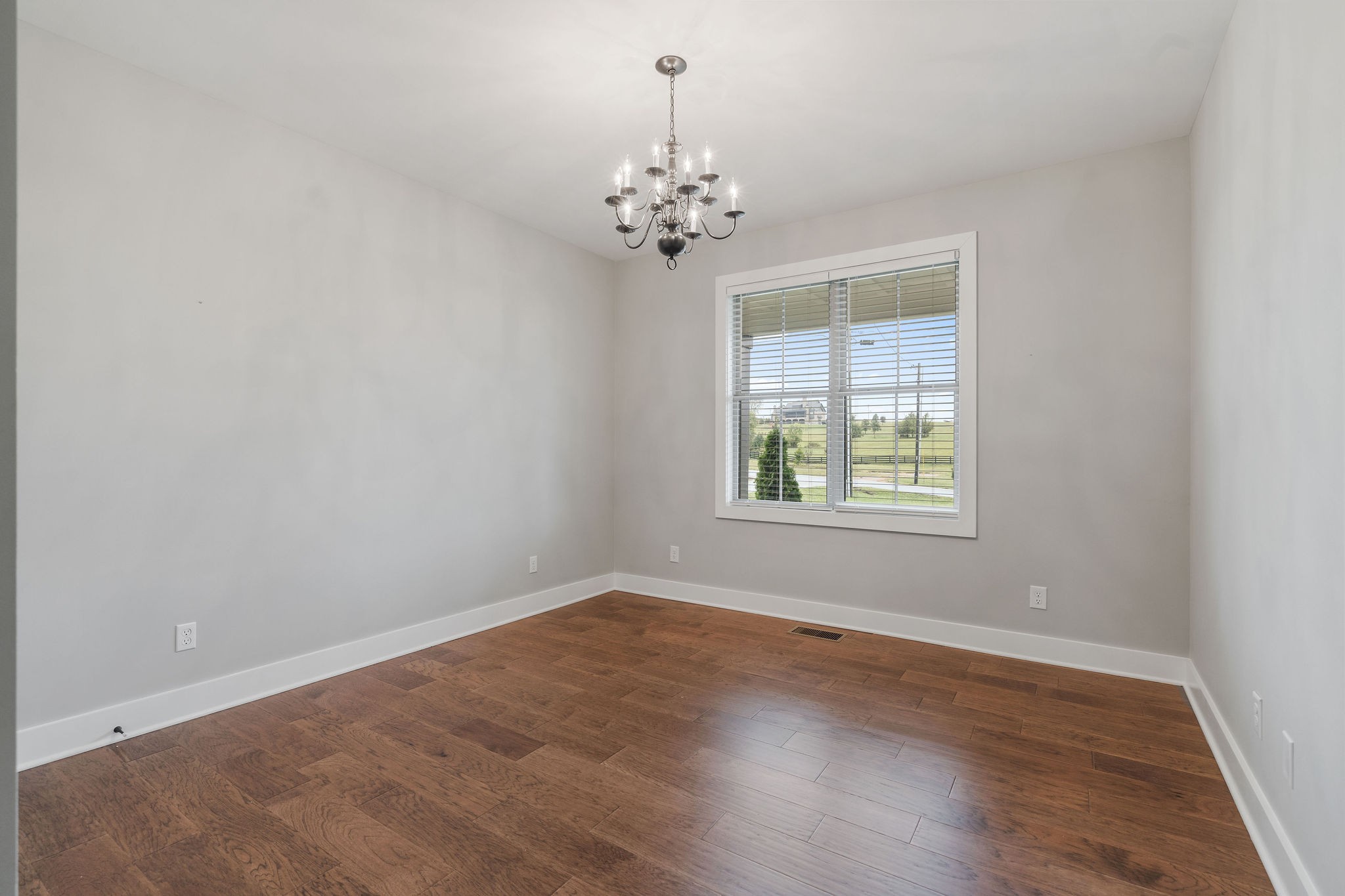 1407 Barrett Dr