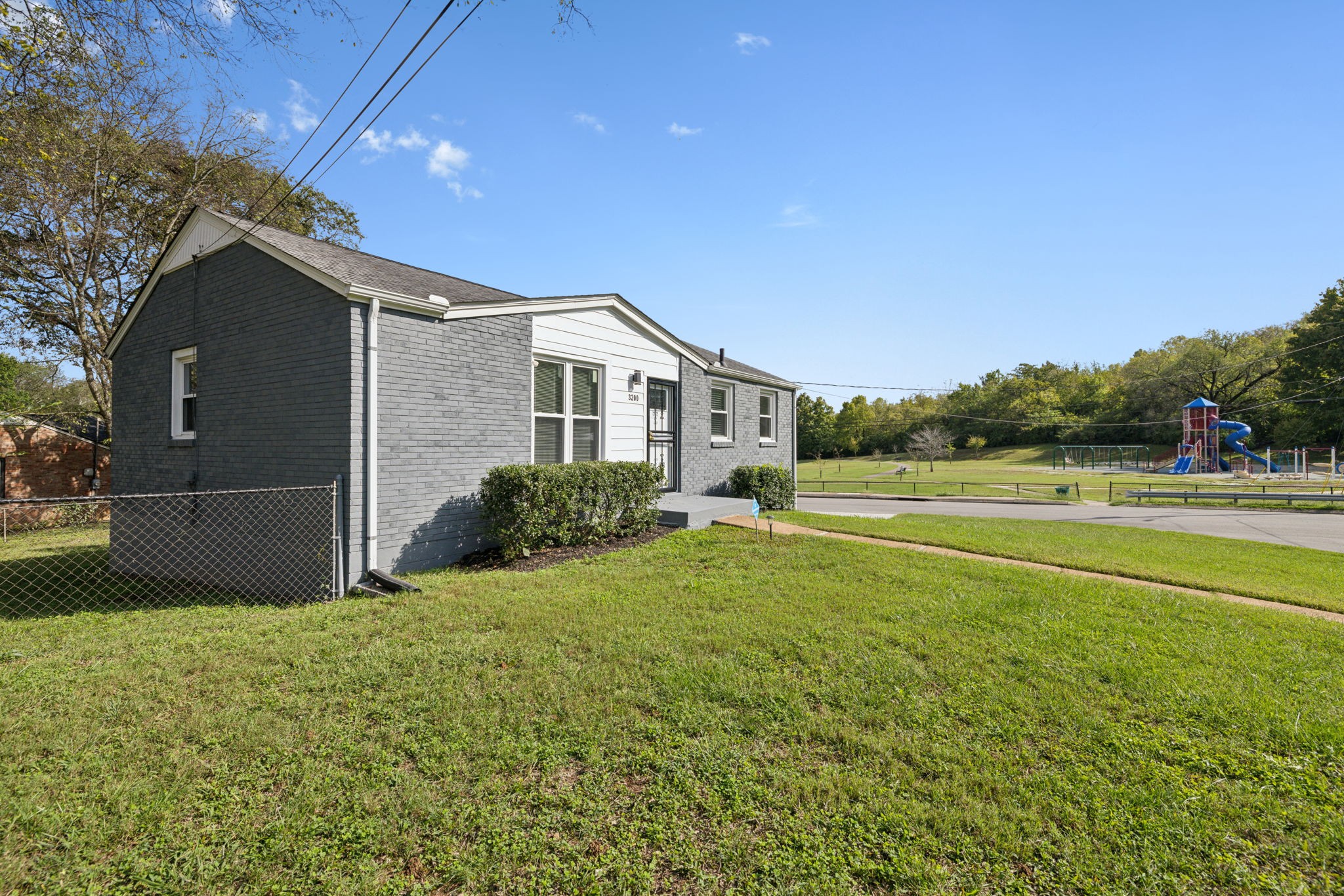 3200 Crowe Dr