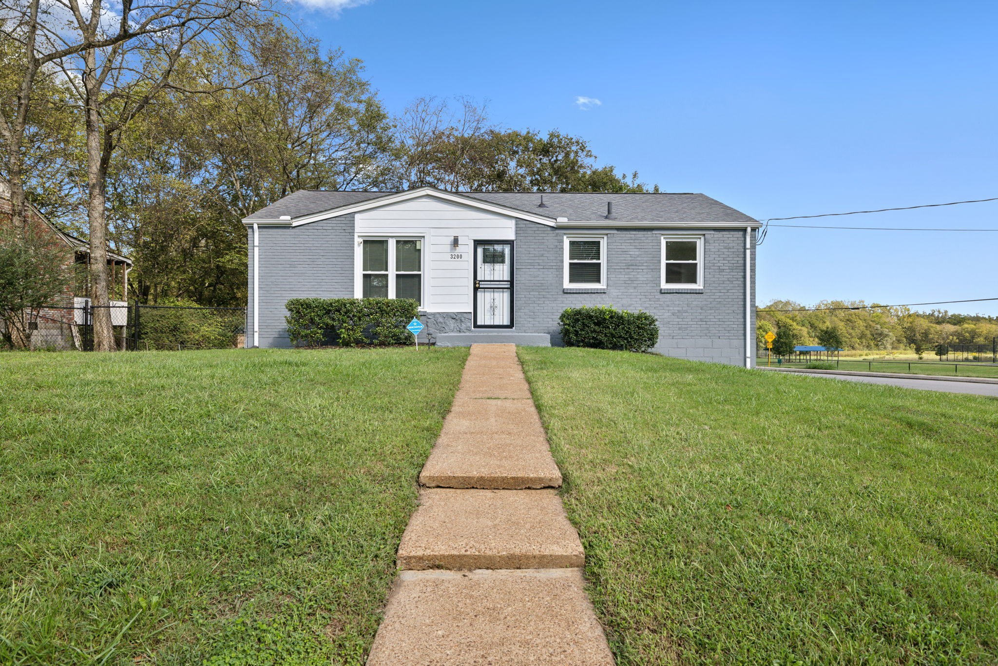 3200 Crowe Dr