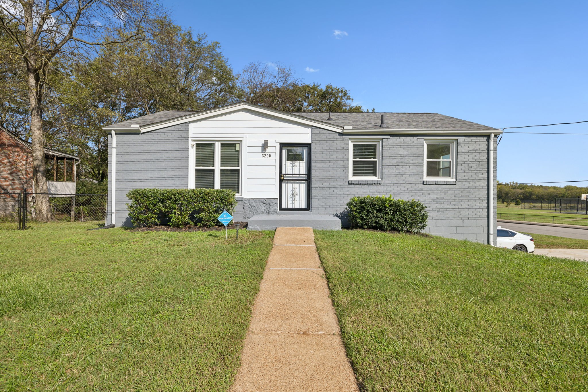 3200 Crowe Dr