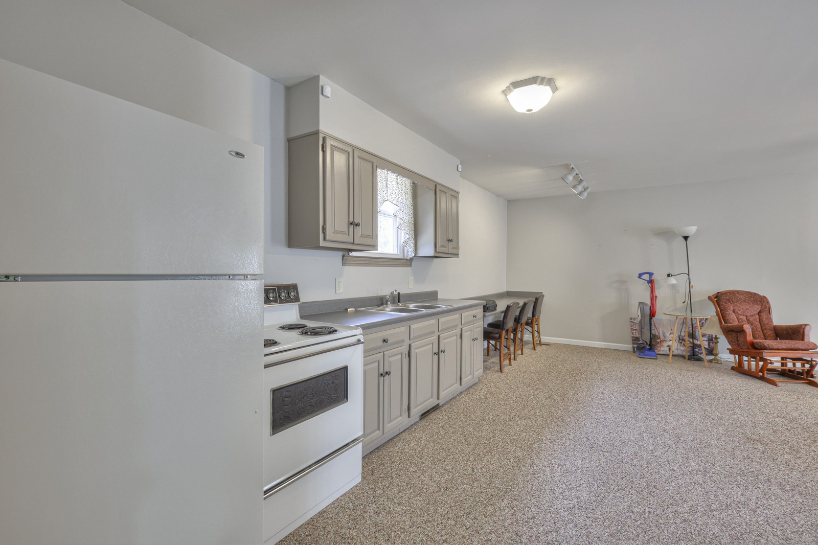 1703 Cook Dr