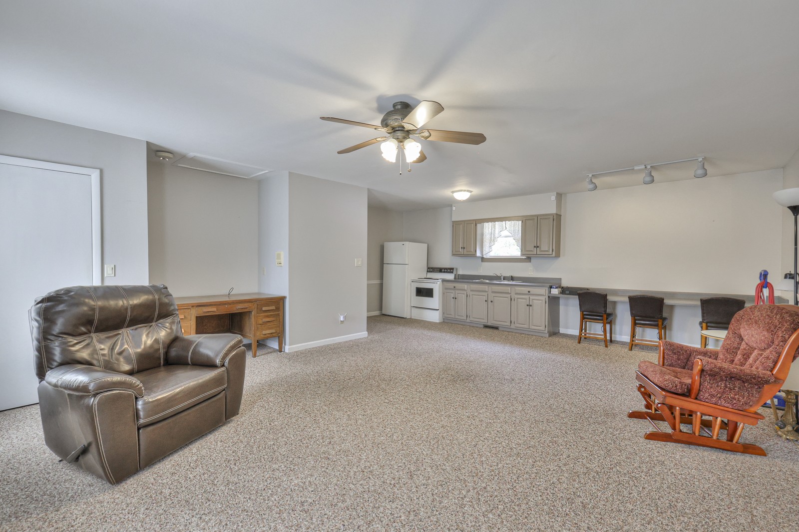 1703 Cook Dr