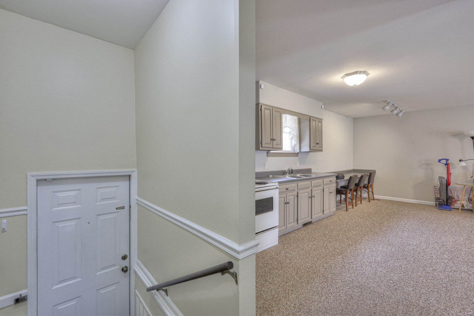 1703 Cook Dr