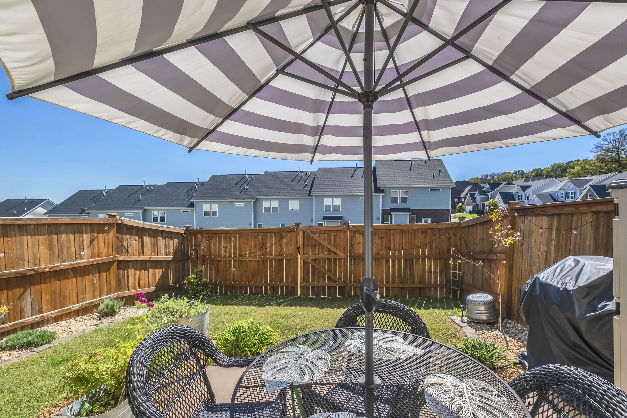 825 Kennear Ln