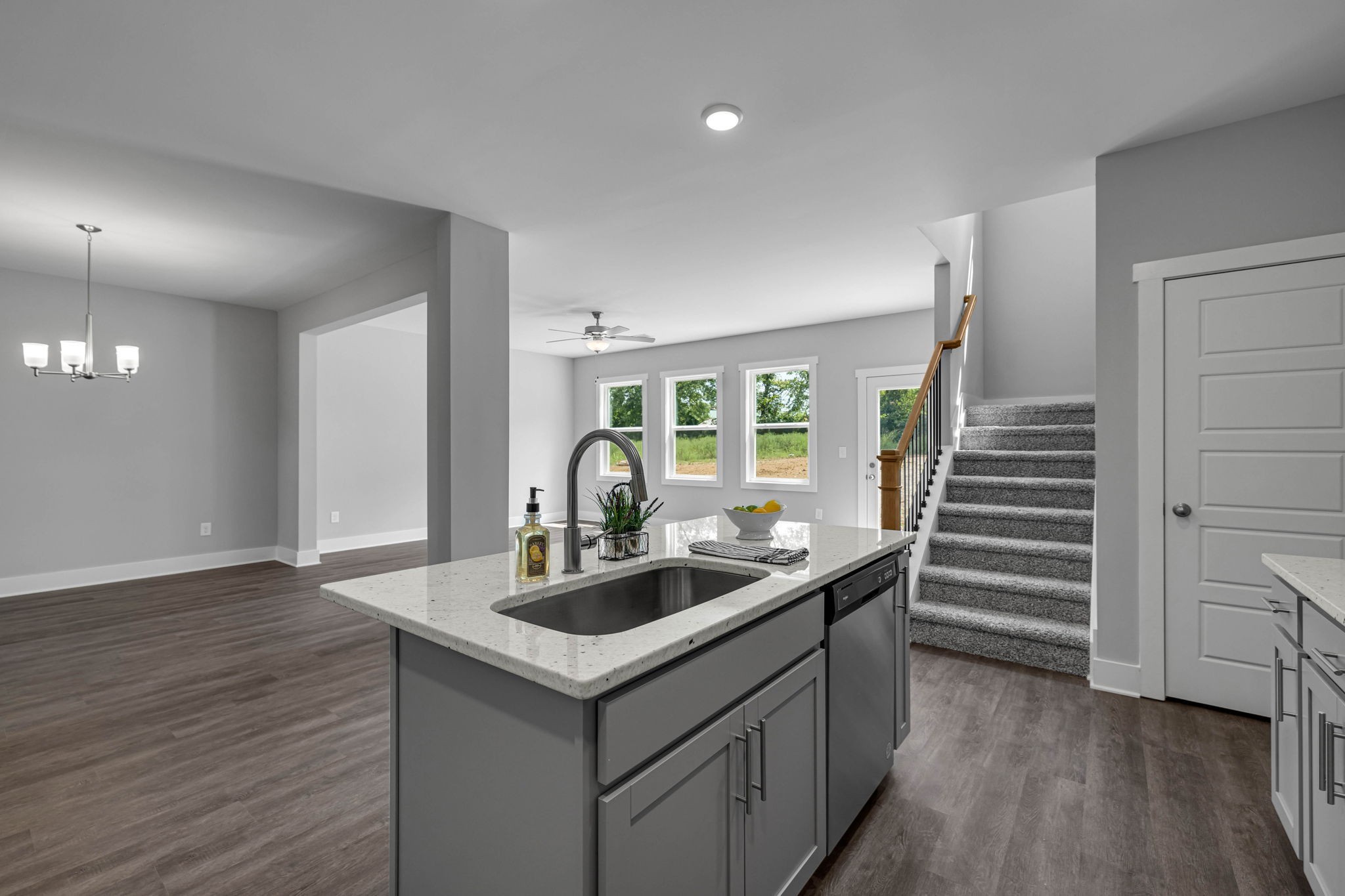 553 Twyla Dr