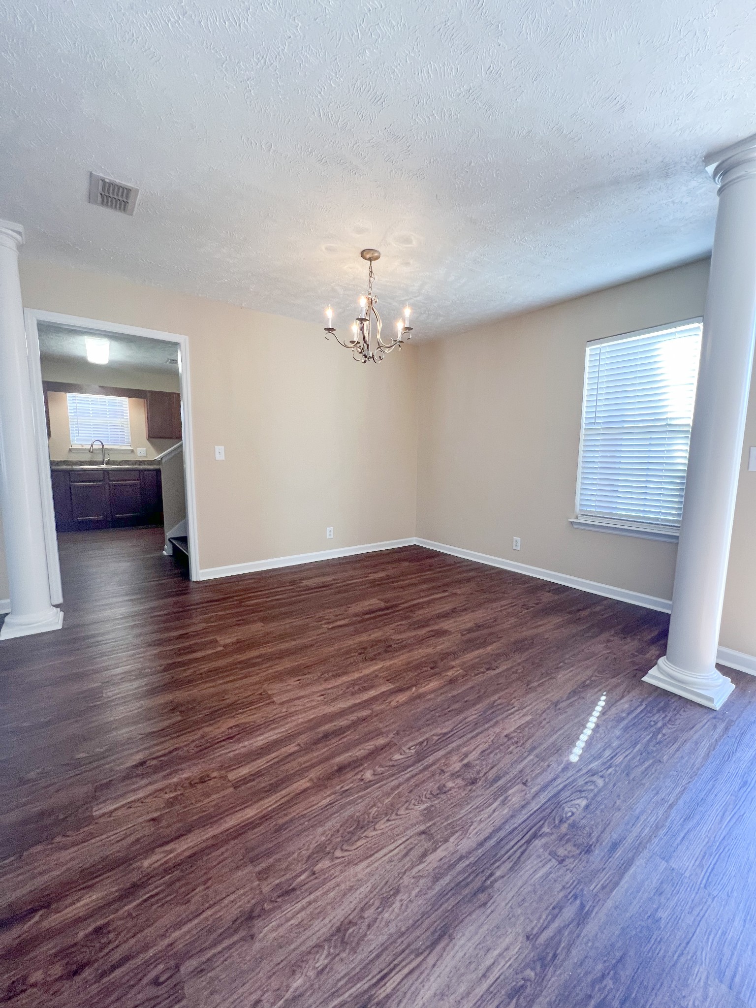 1436 Sunray Dr