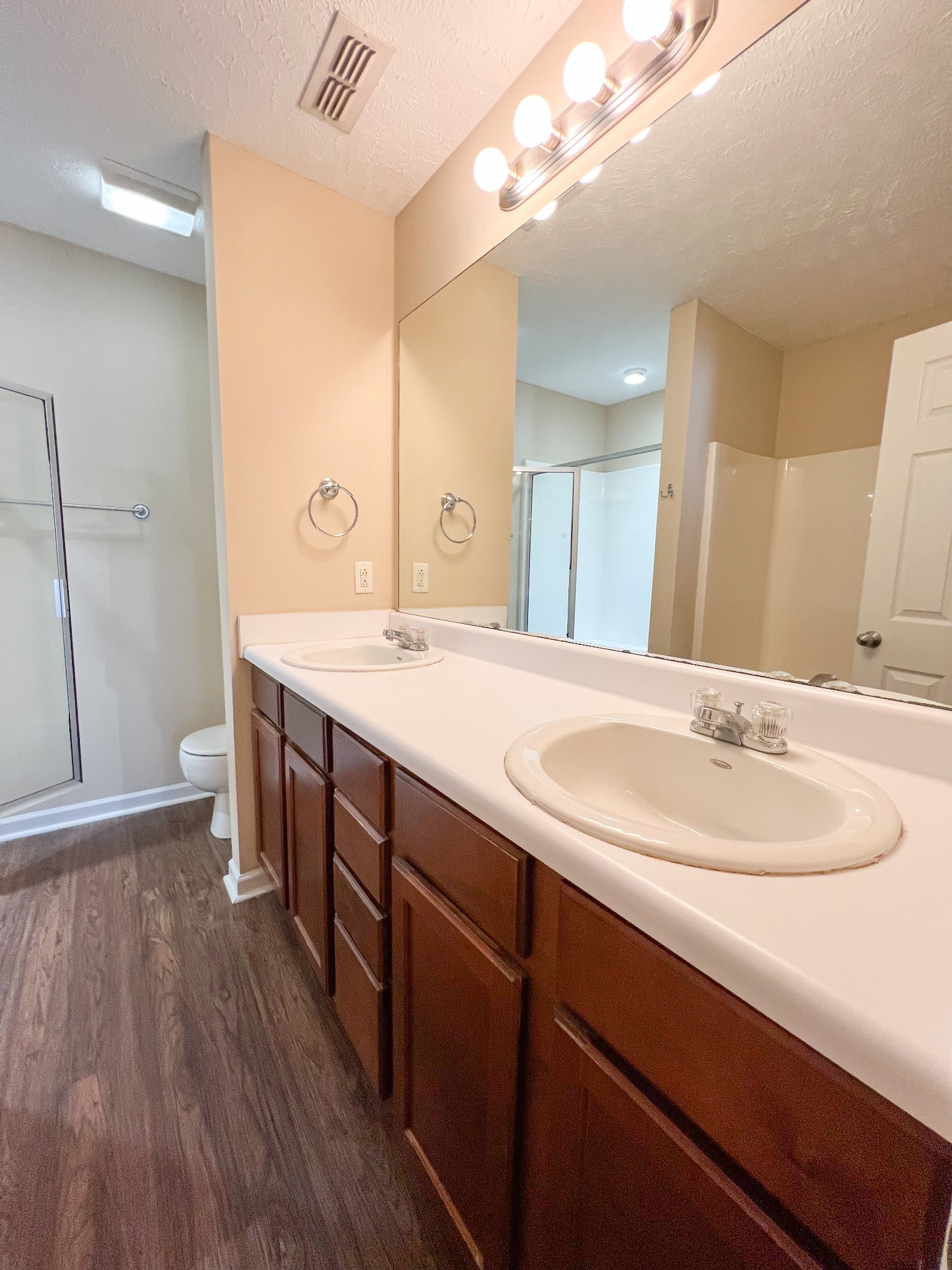 1436 Sunray Dr