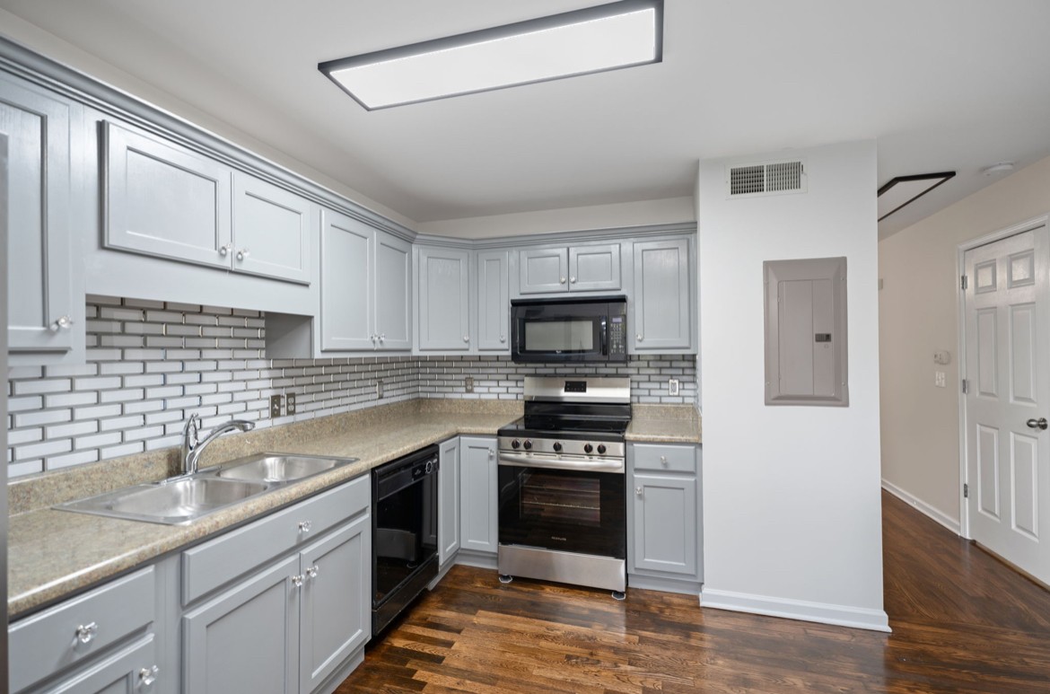 408 Oak Forge Dr