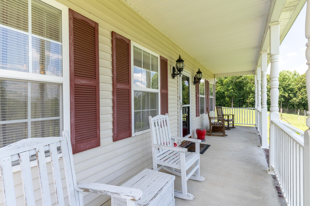 1301 Rogues Fork Rd