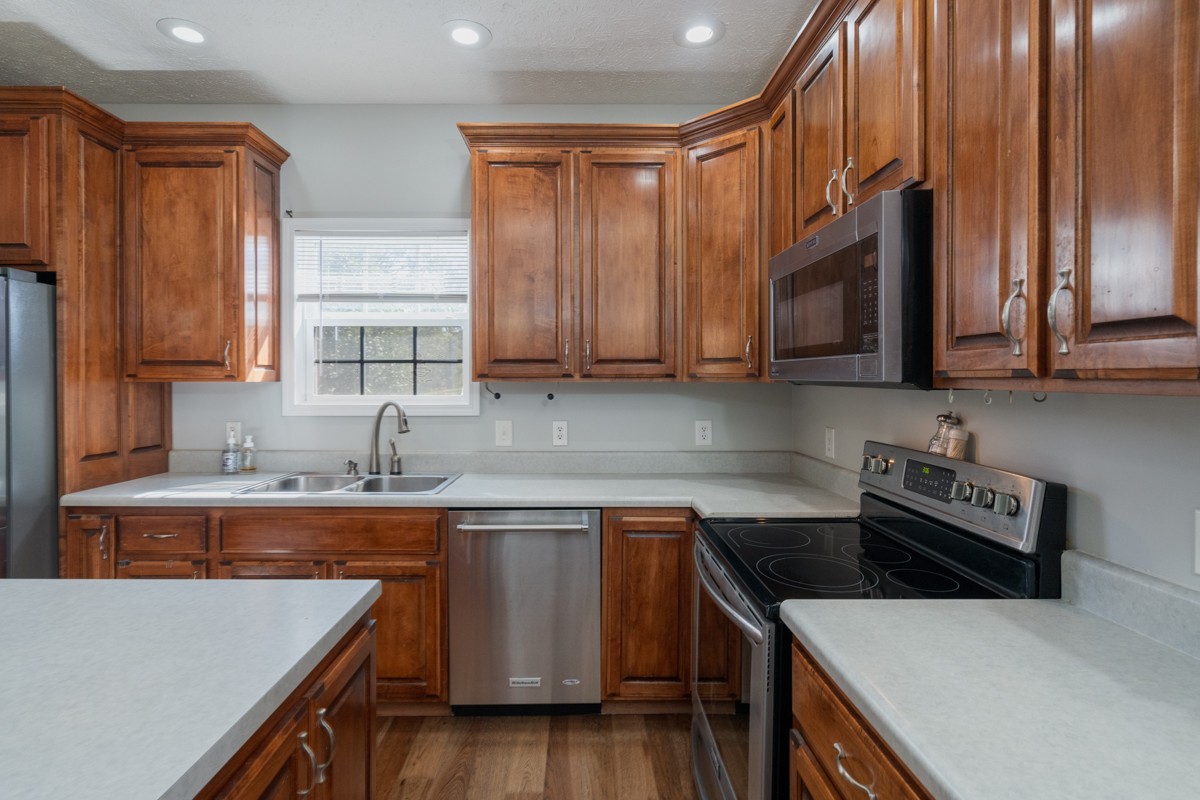 1301 Rogues Fork Rd