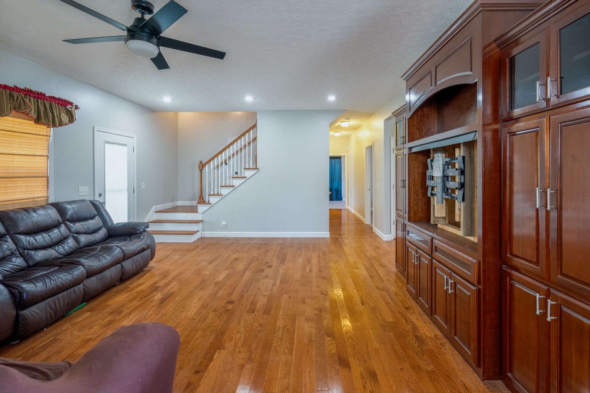 1301 Rogues Fork Rd