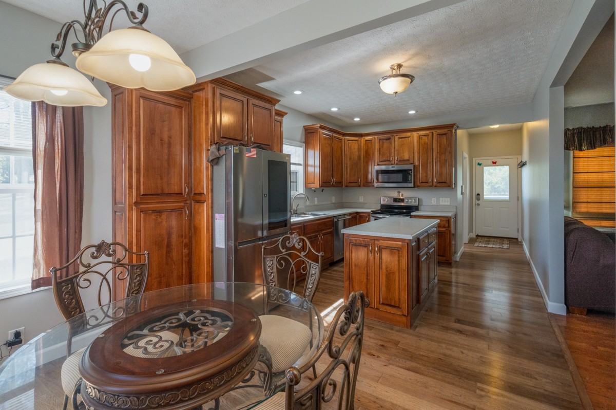 1301 Rogues Fork Rd