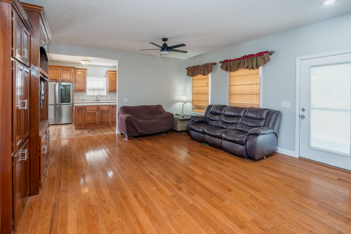 1301 Rogues Fork Rd