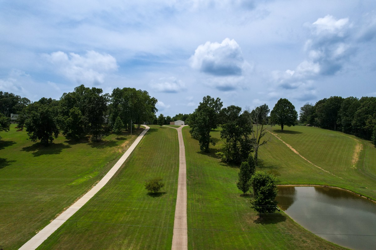 1301 Rogues Fork Rd