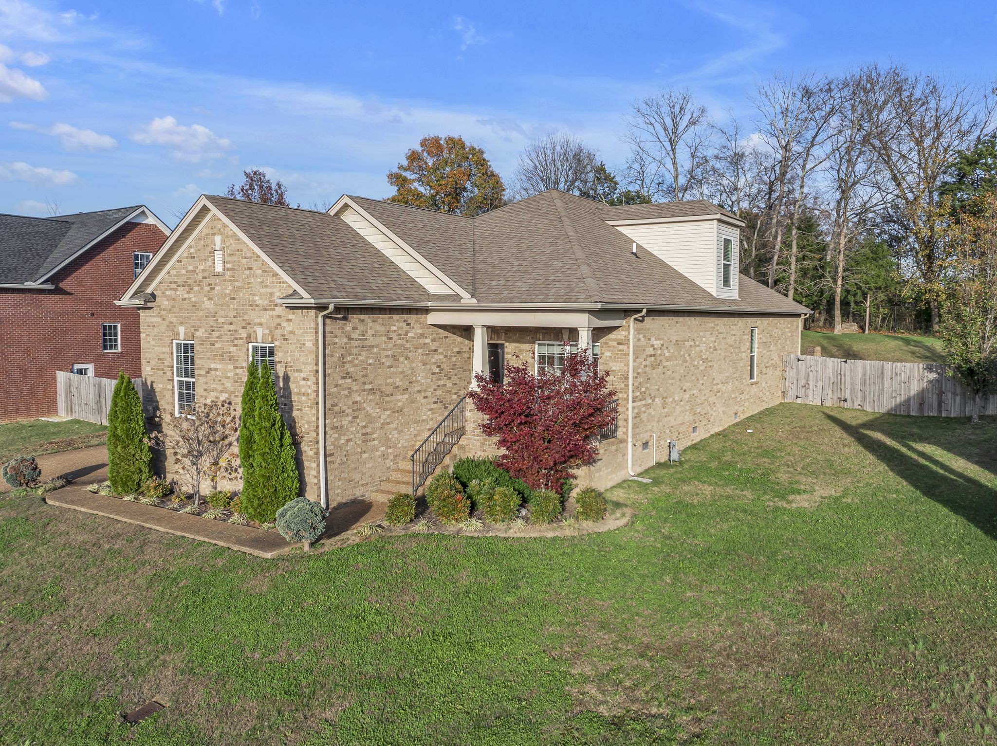 1064 Oakhall Dr