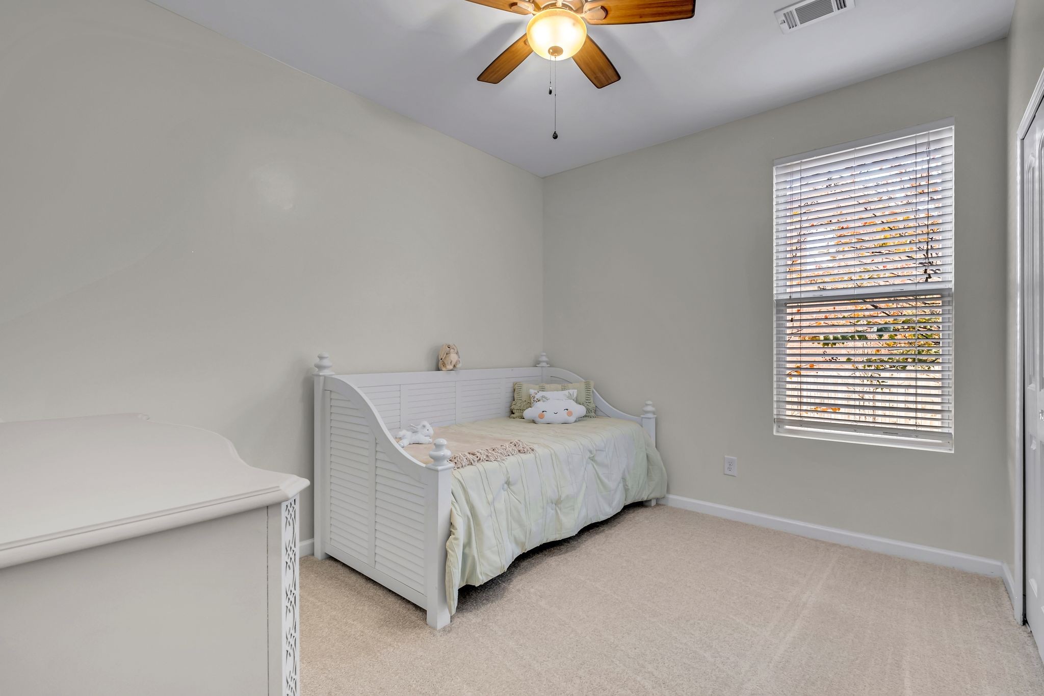 1064 Oakhall Dr