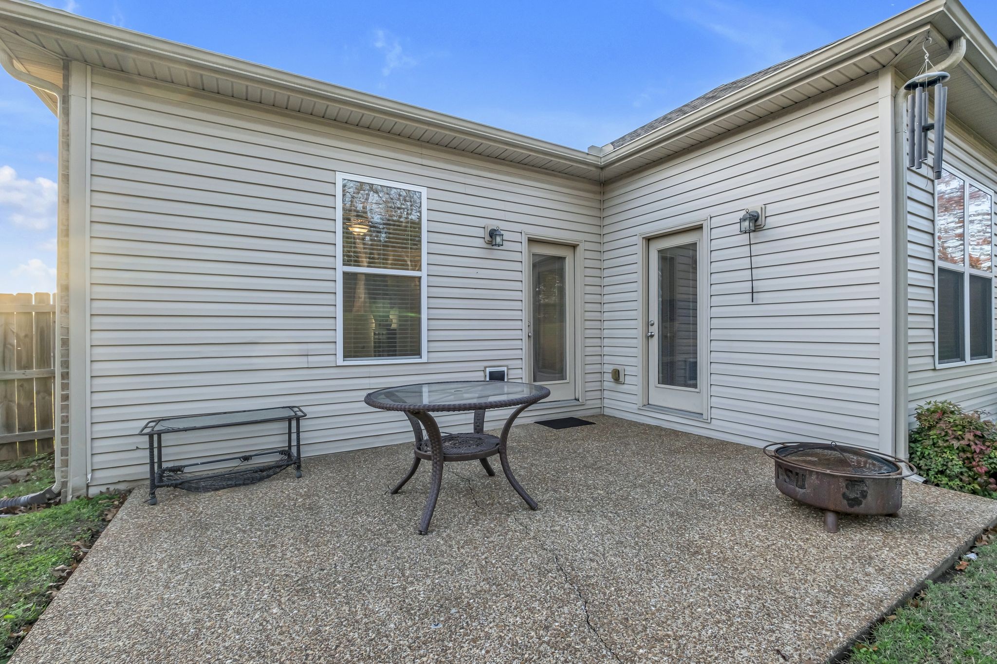 1064 Oakhall Dr