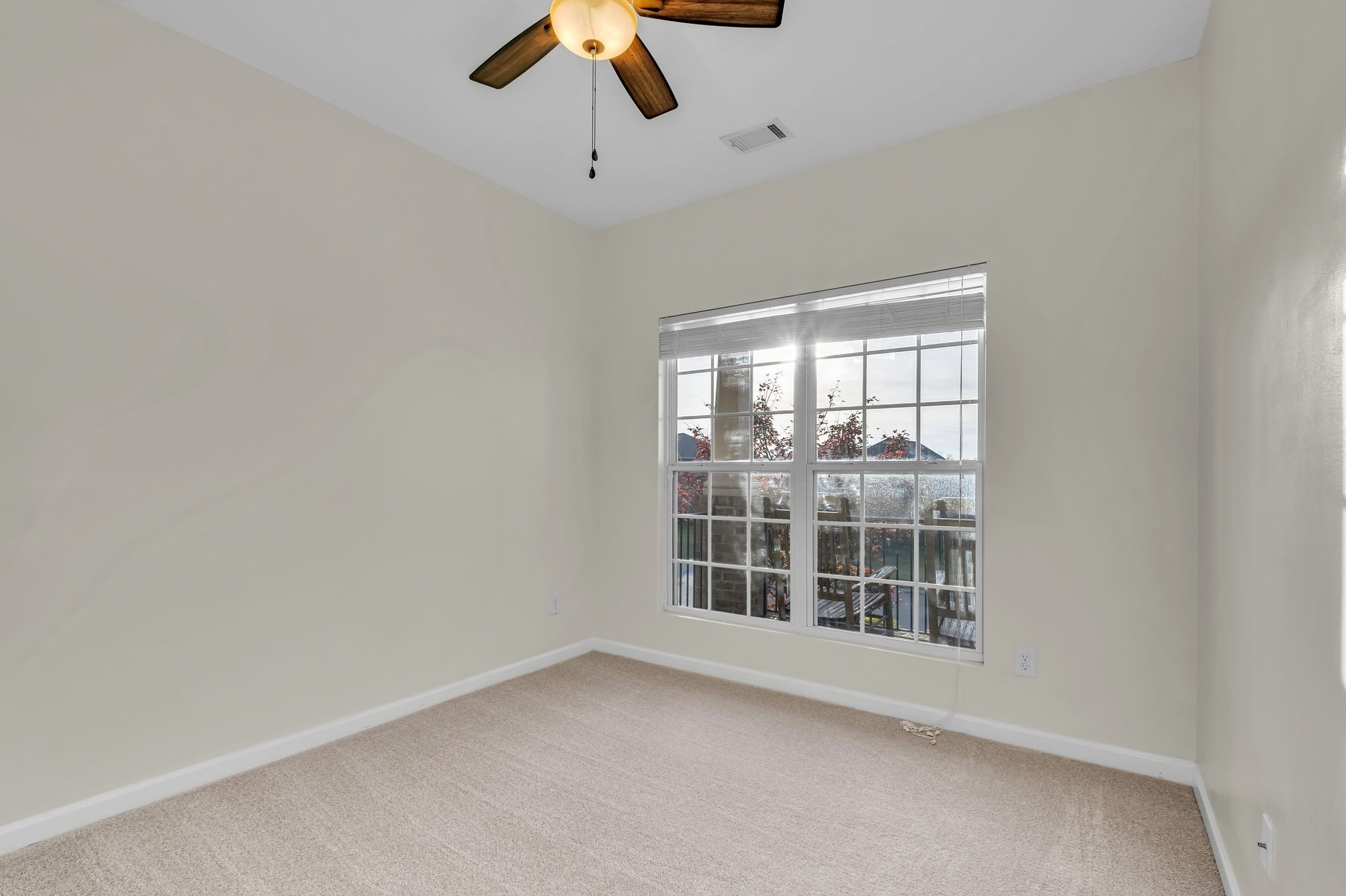 1064 Oakhall Dr