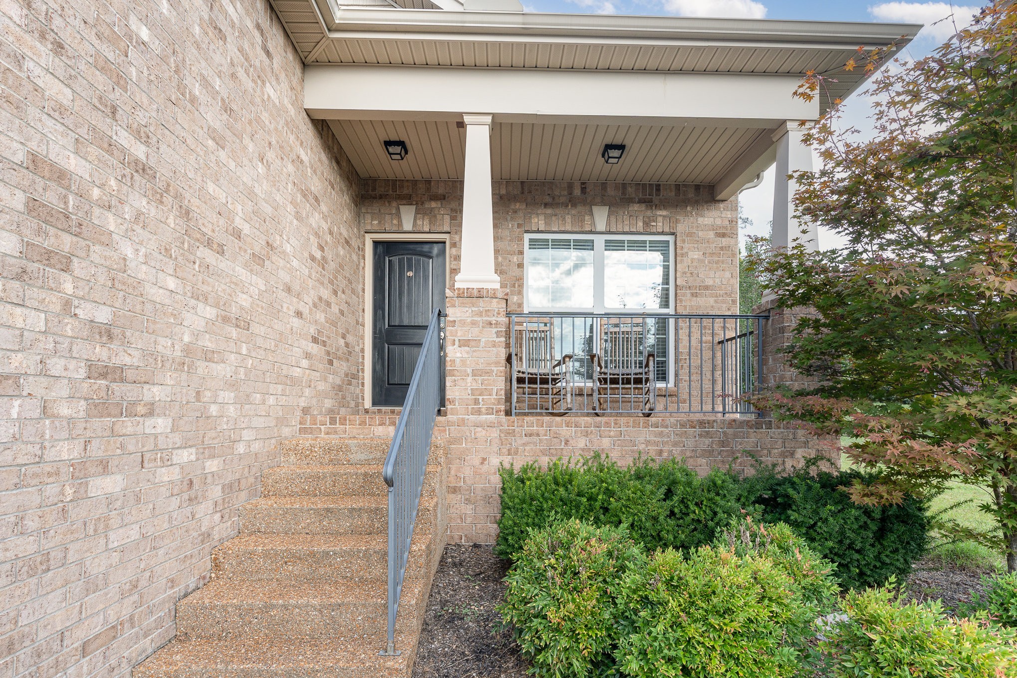 1064 Oakhall Dr