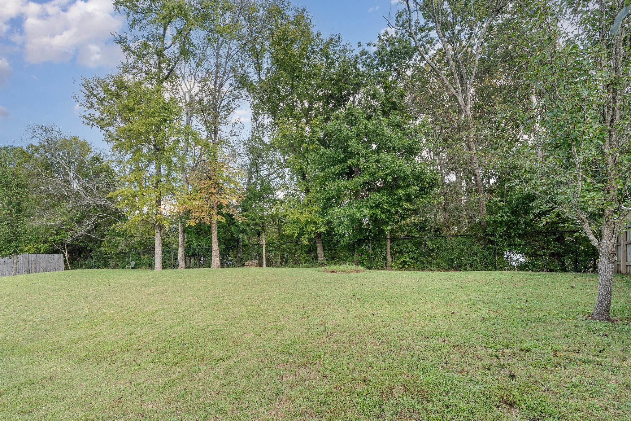 1064 Oakhall Dr