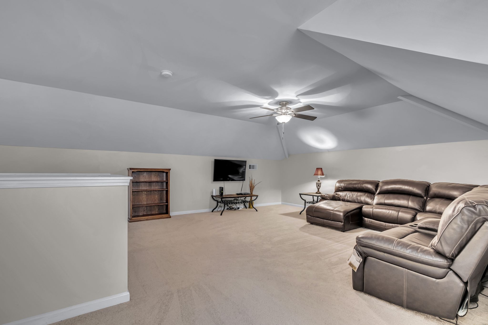 1064 Oakhall Dr