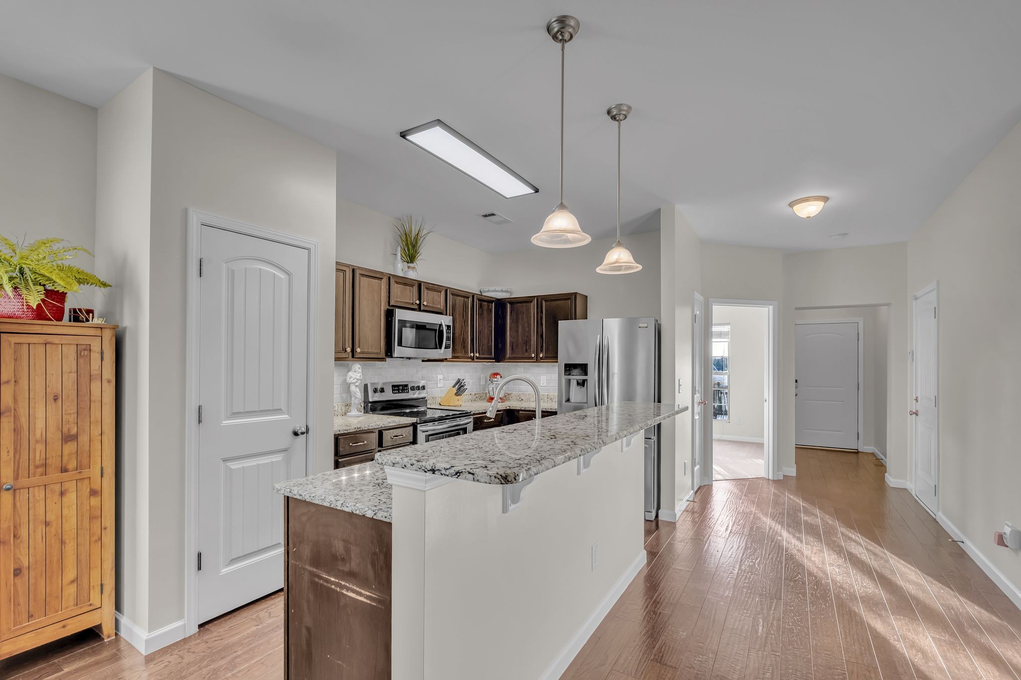 1064 Oakhall Dr