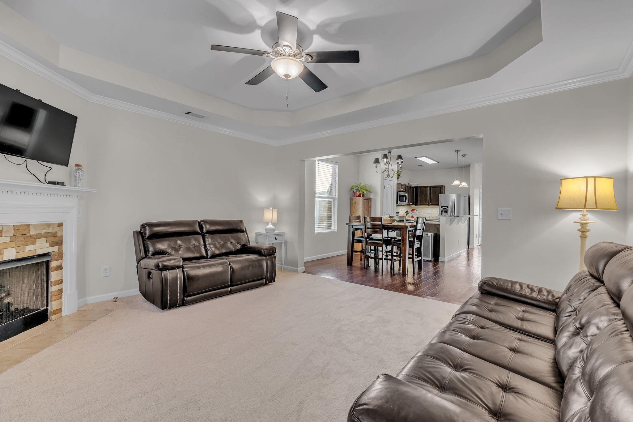 1064 Oakhall Dr
