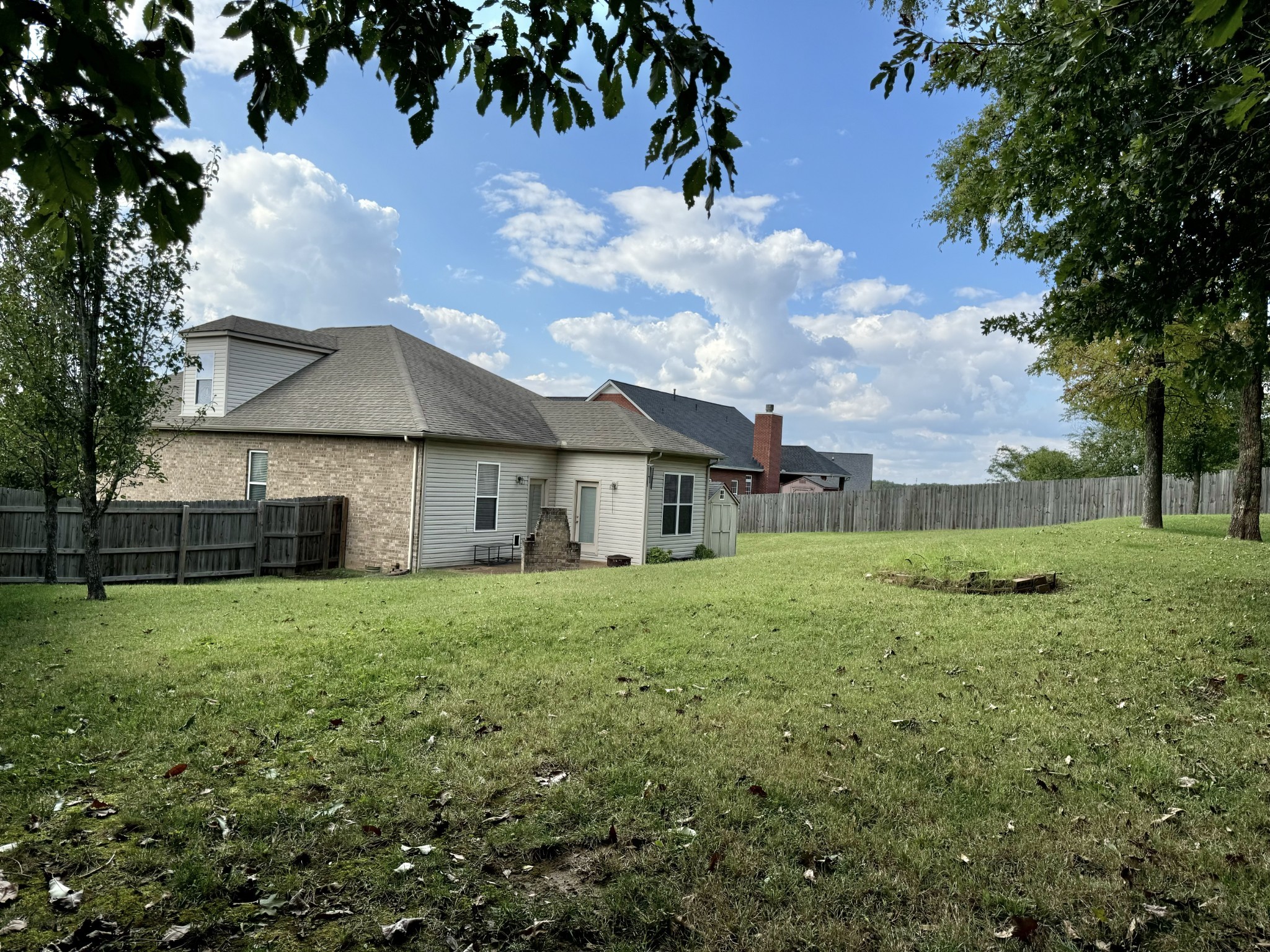 1064 Oakhall Dr