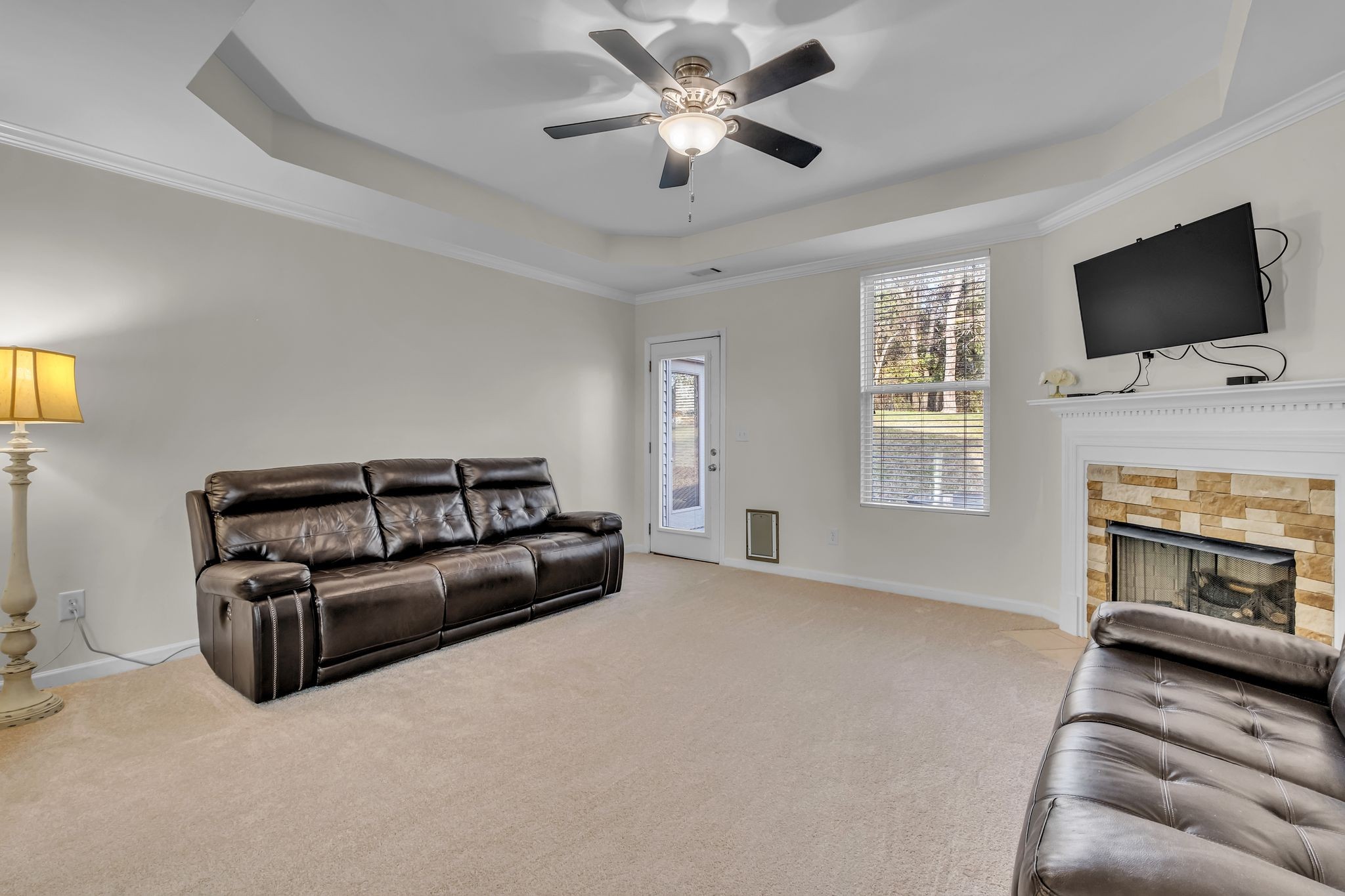 1064 Oakhall Dr