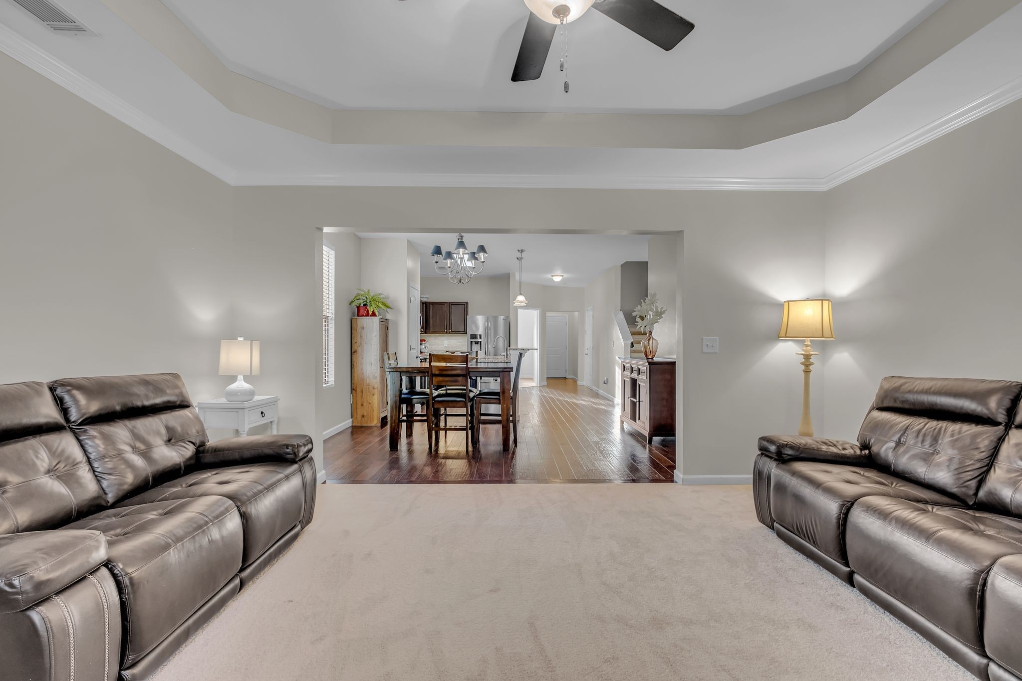 1064 Oakhall Dr