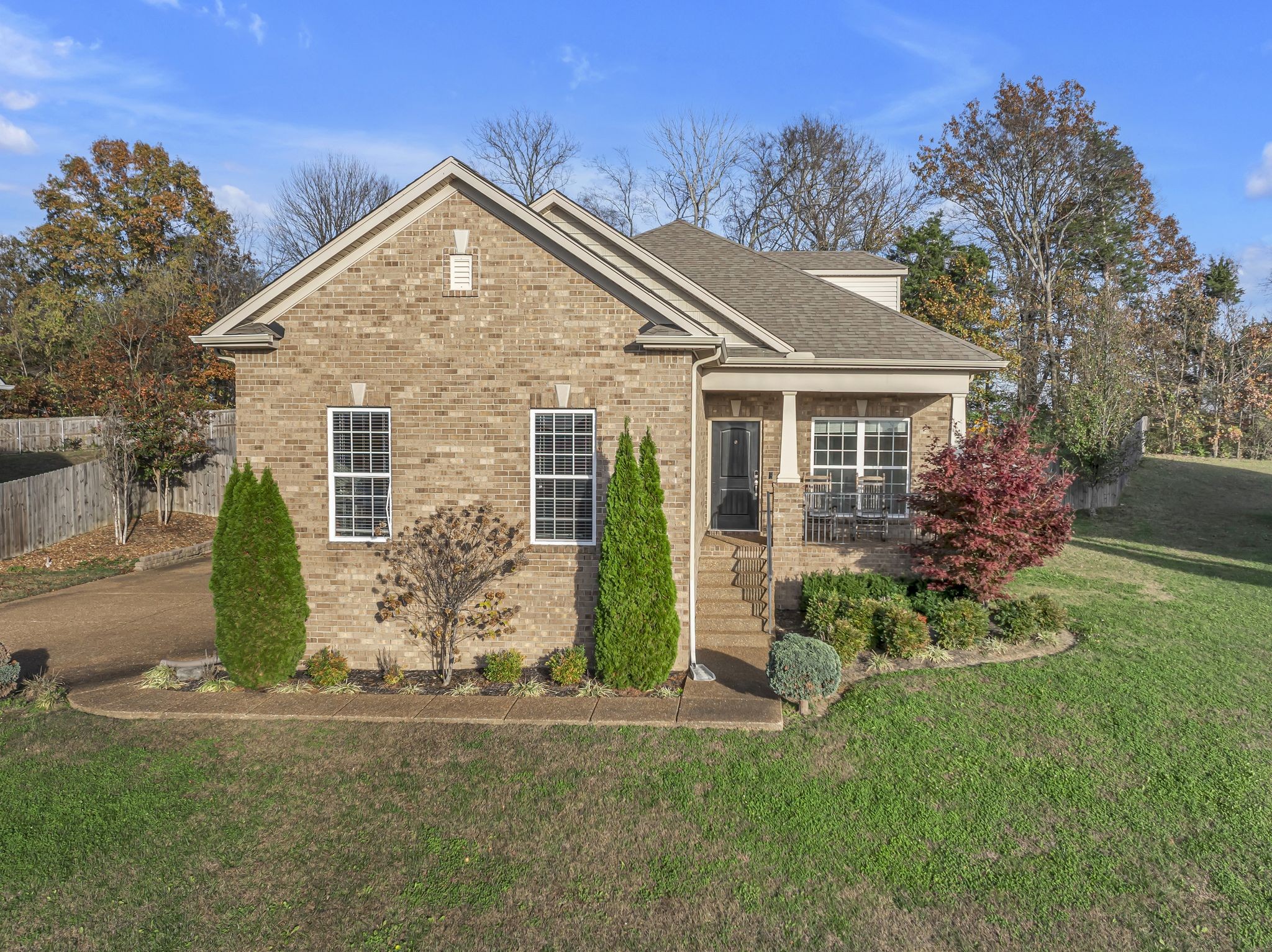 1064 Oakhall Dr